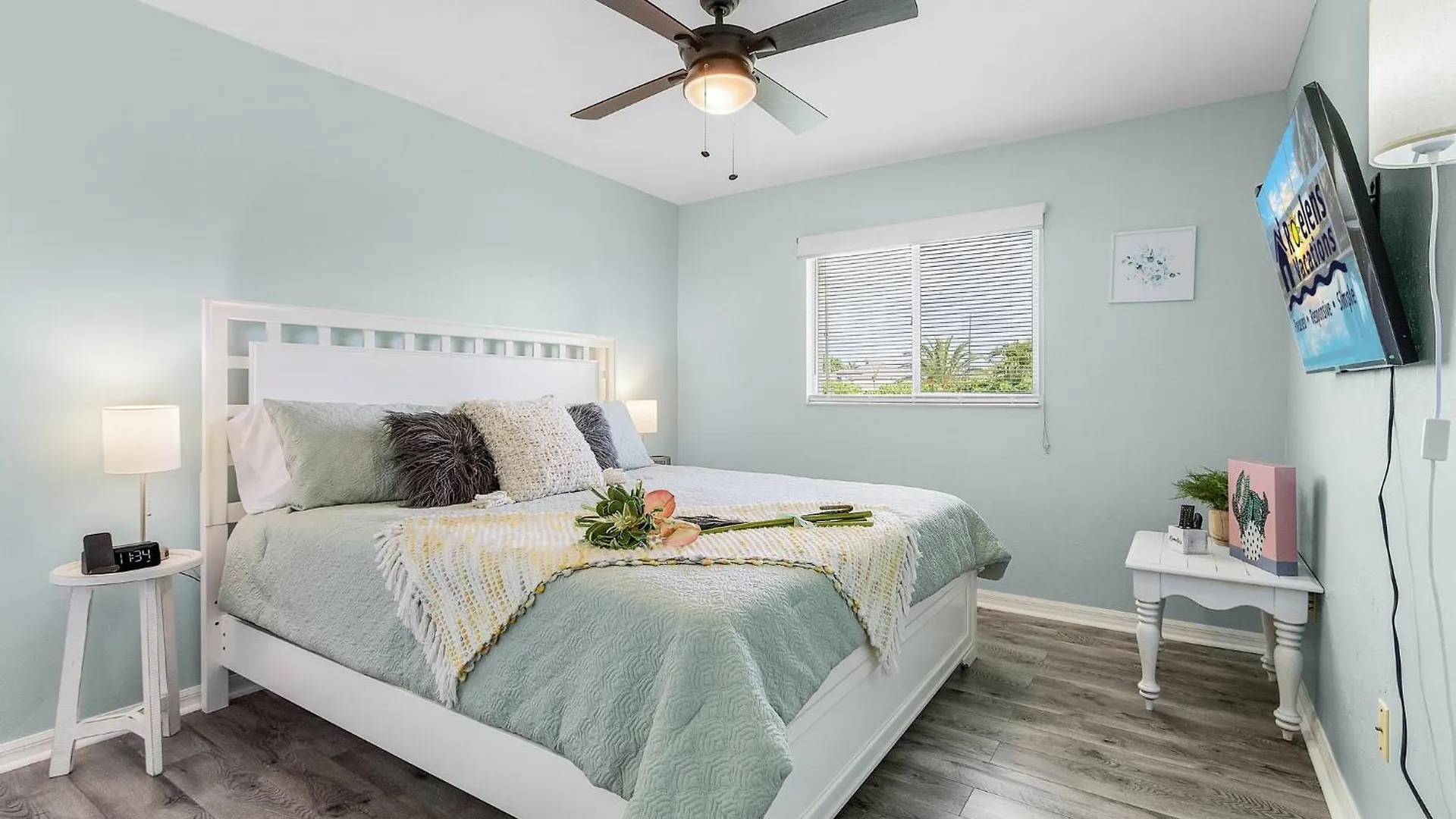 Canal With Heated Pool, Kayaks And Bicycles - The Retreat - Roelens Vacations * Cape Coral
