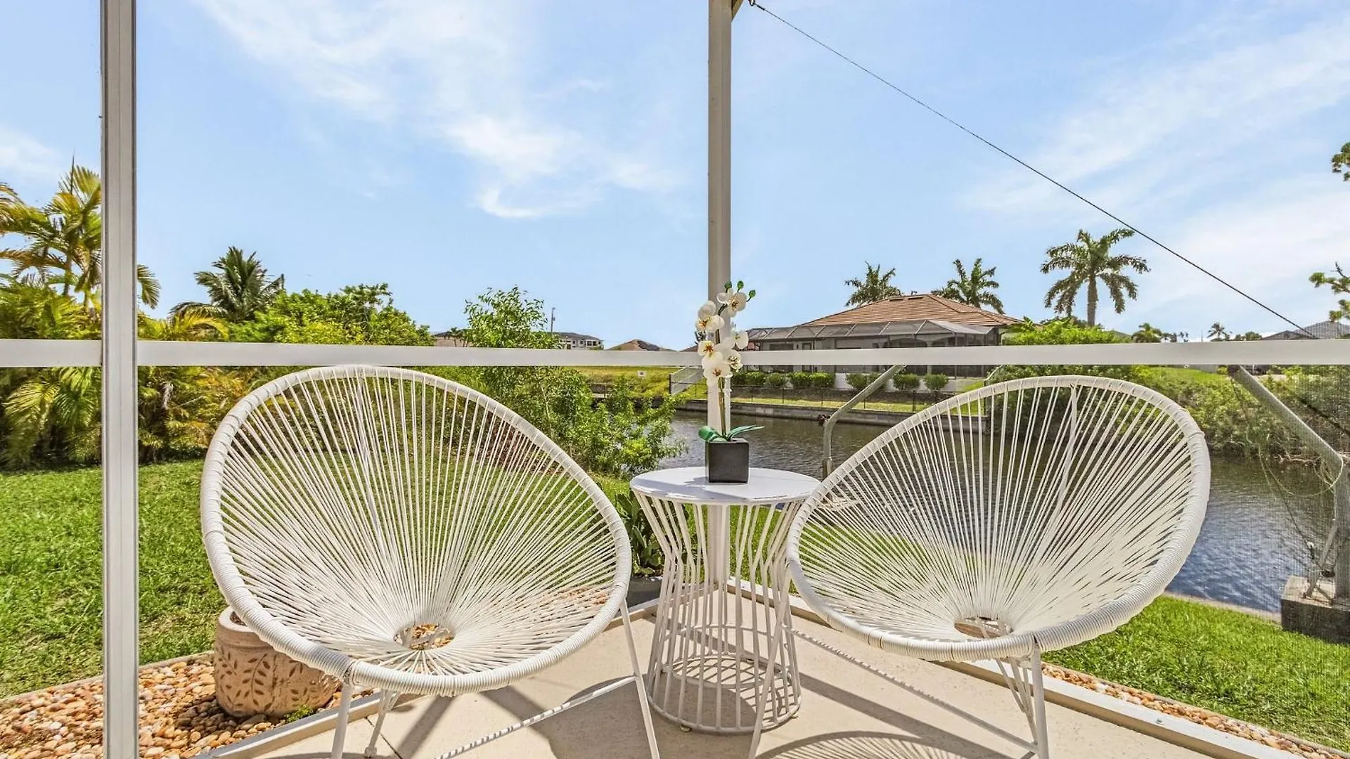 Canal With Heated Pool, Kayaks And Bicycles - The Retreat - Roelens Vacations Holiday home Cape Coral