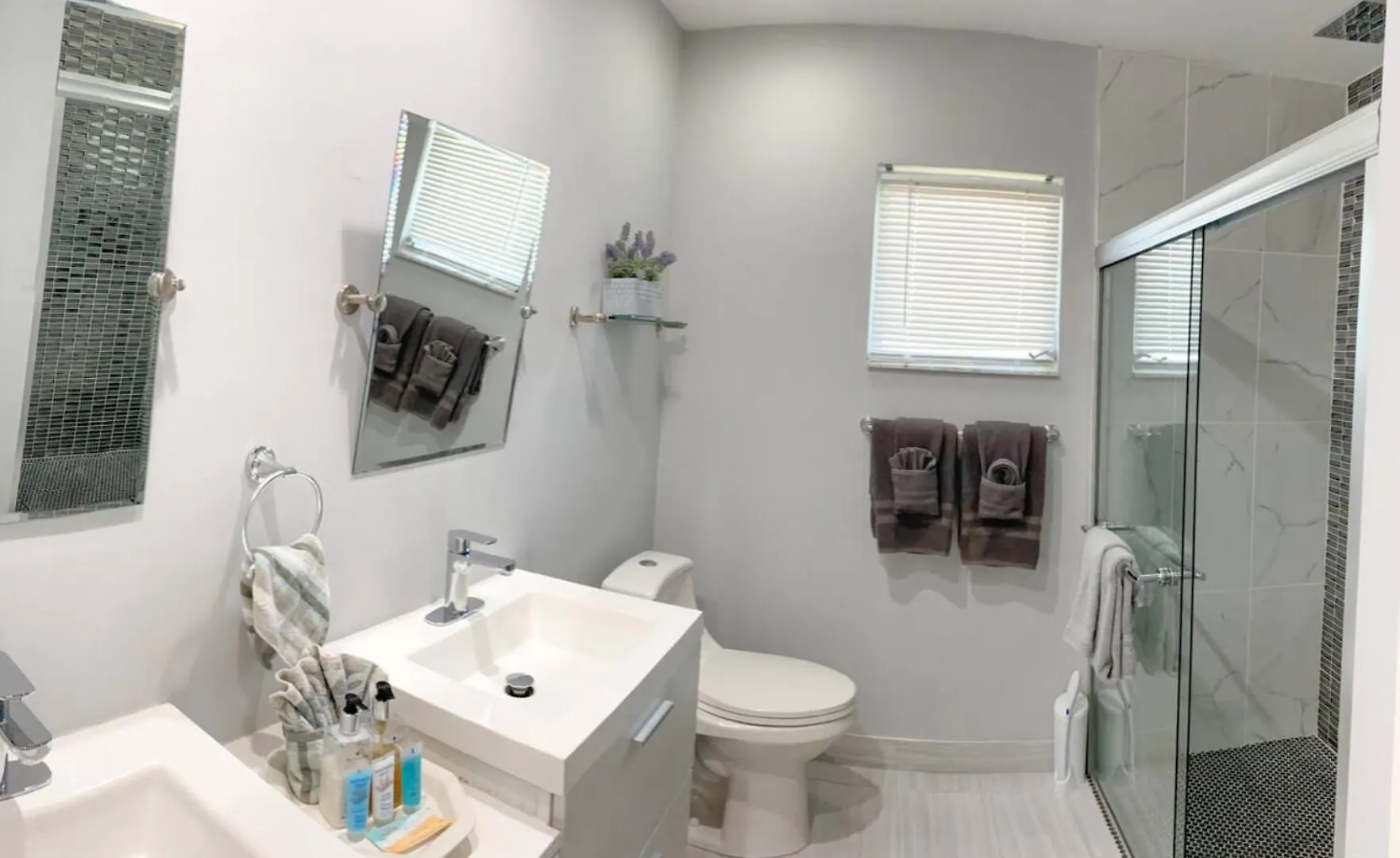 Private In Apartment *