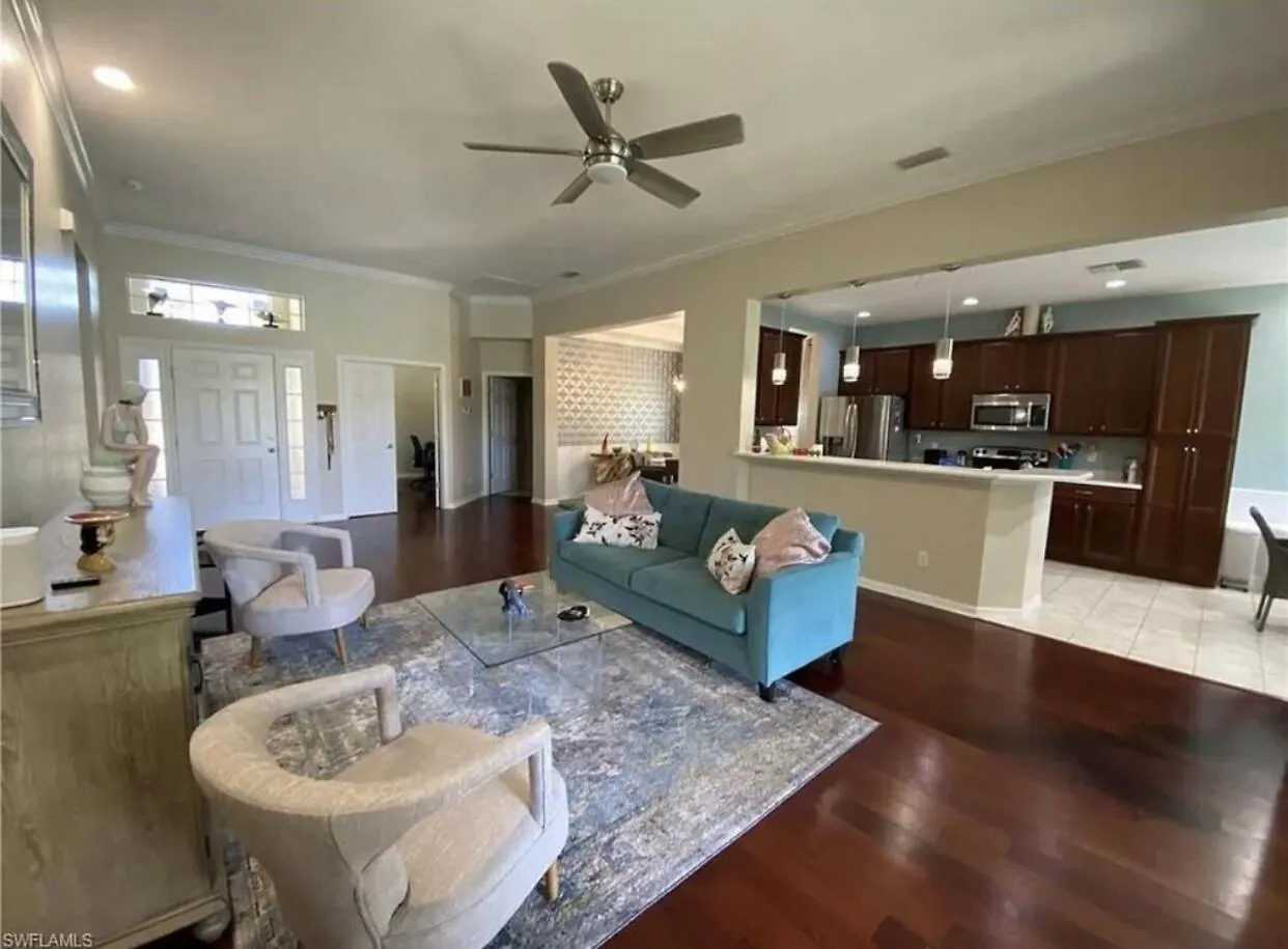 Tropical House Style Living Pet Friendly Villa