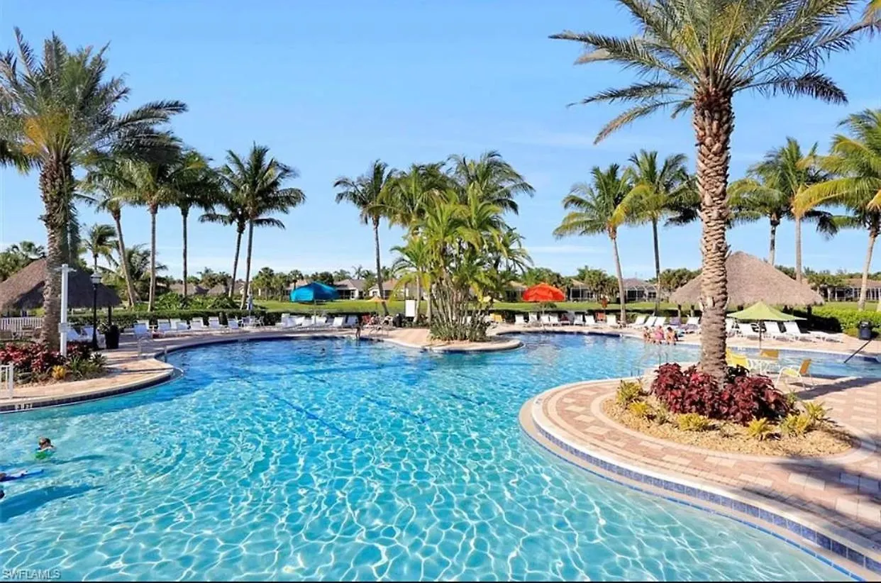 Tropical House Style Living Pet Friendly Villa