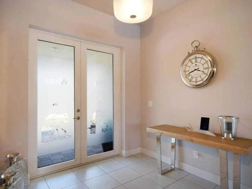 Weiss Comfortable Villa *