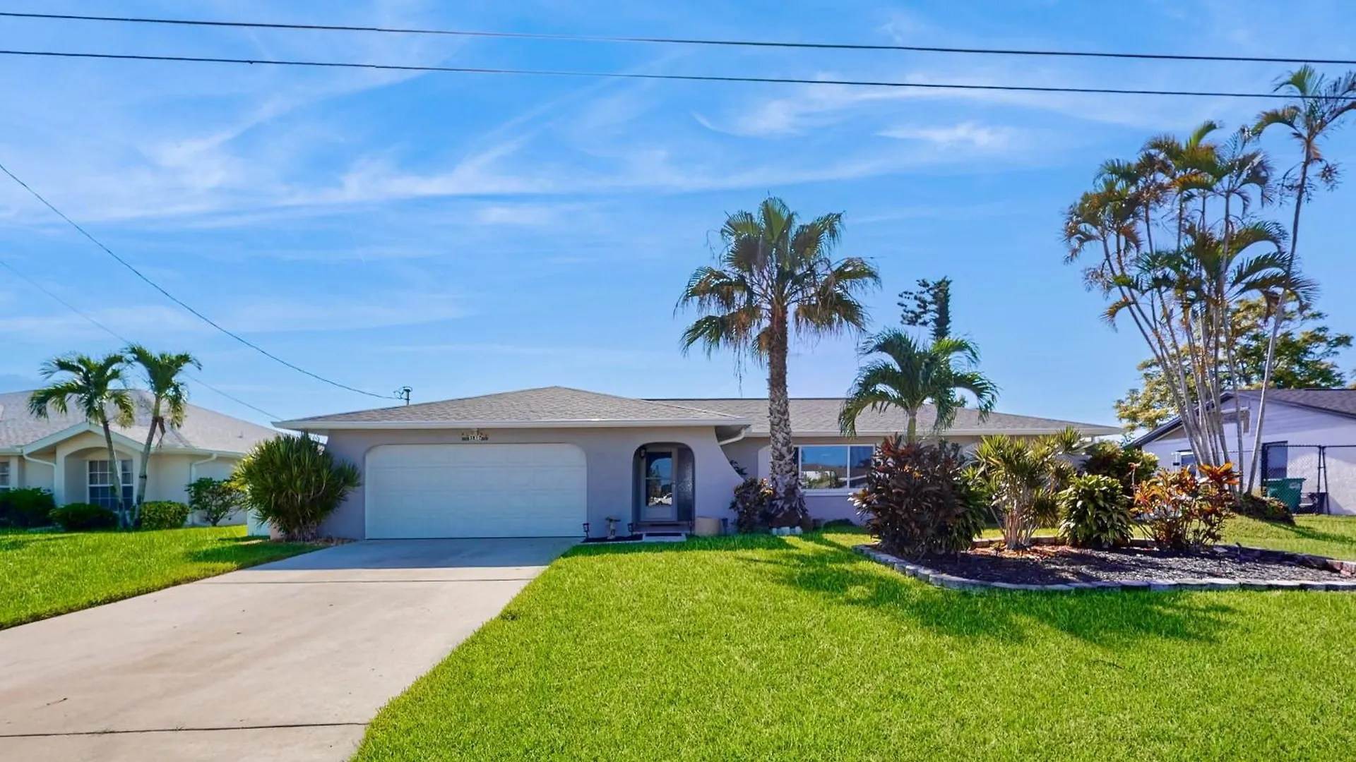 Coral Canal Retreat Holiday home Cape Coral