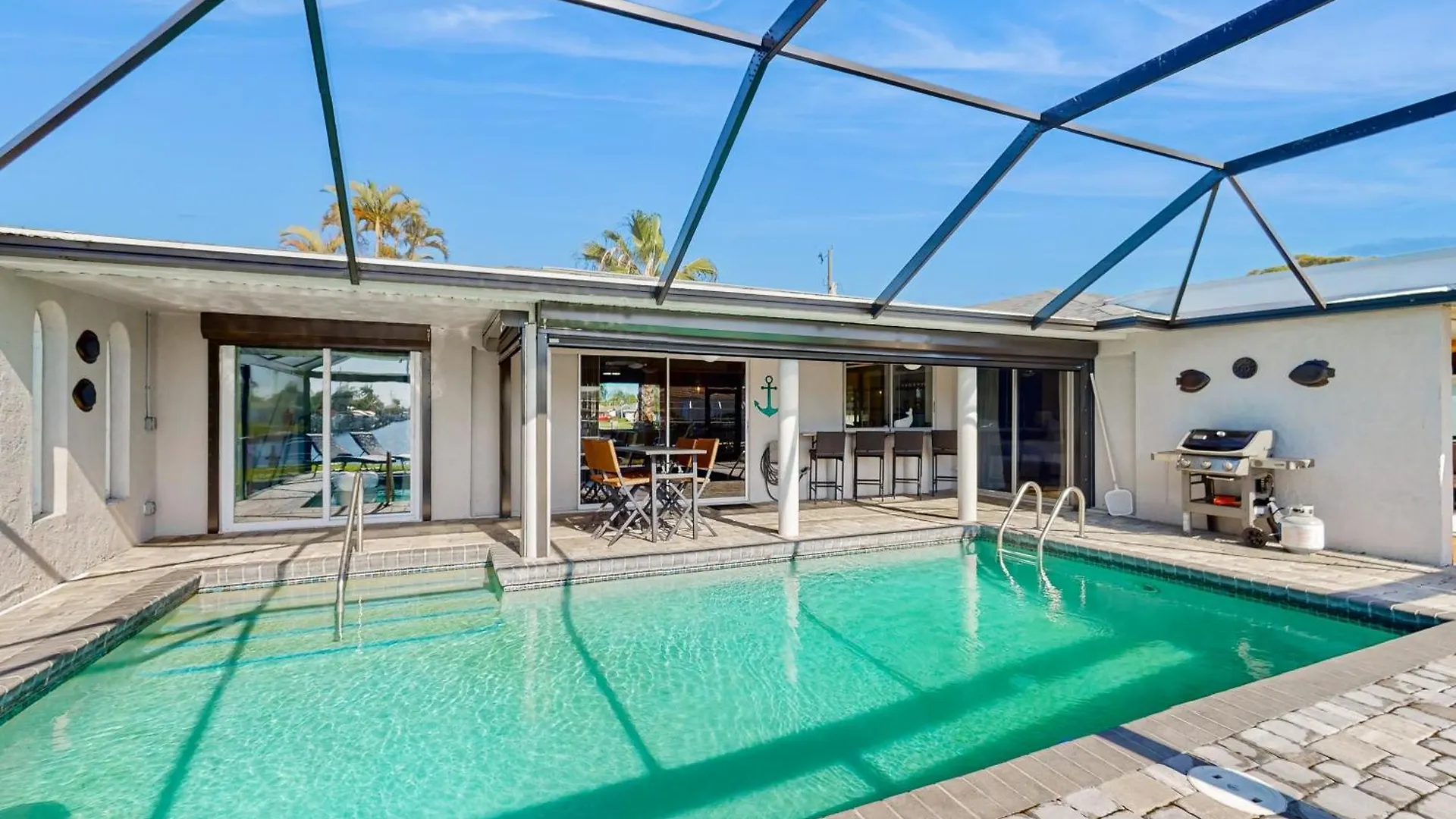 Coral Canal Retreat Holiday home Cape Coral