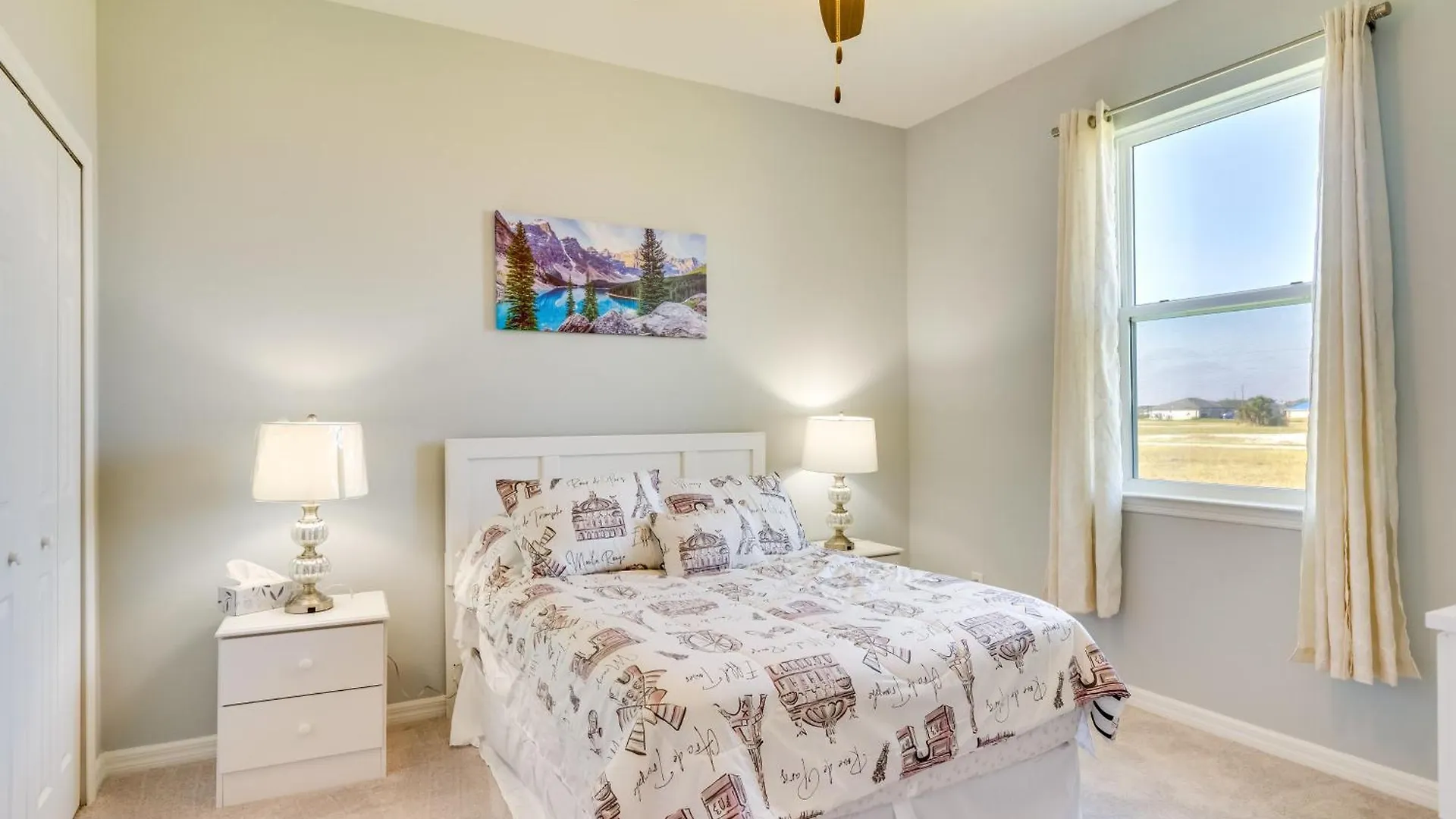 Retreat With Screened-in Patio!