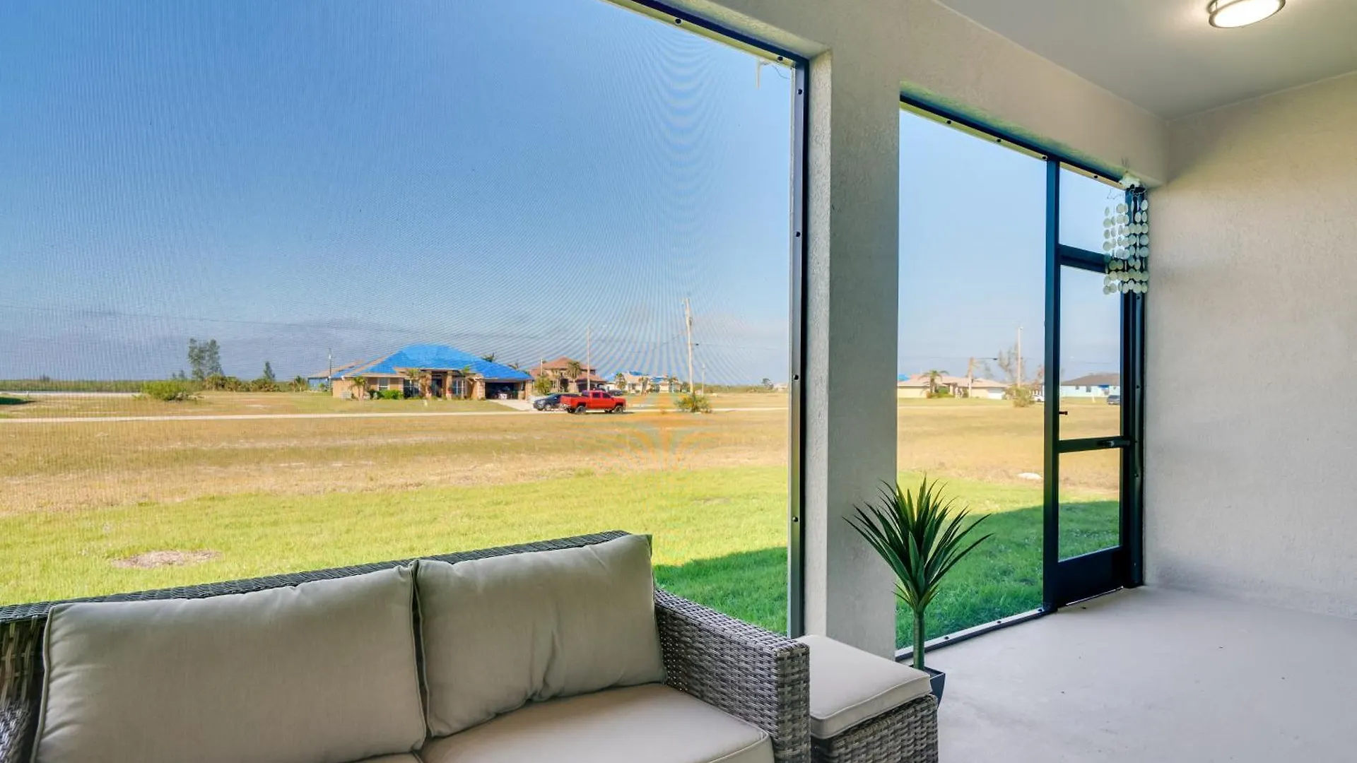 Retreat With Screened-in Patio! *