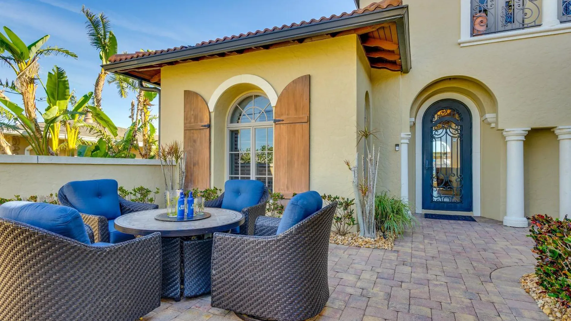 Villa Upscale With Pool And Boat Dock *
