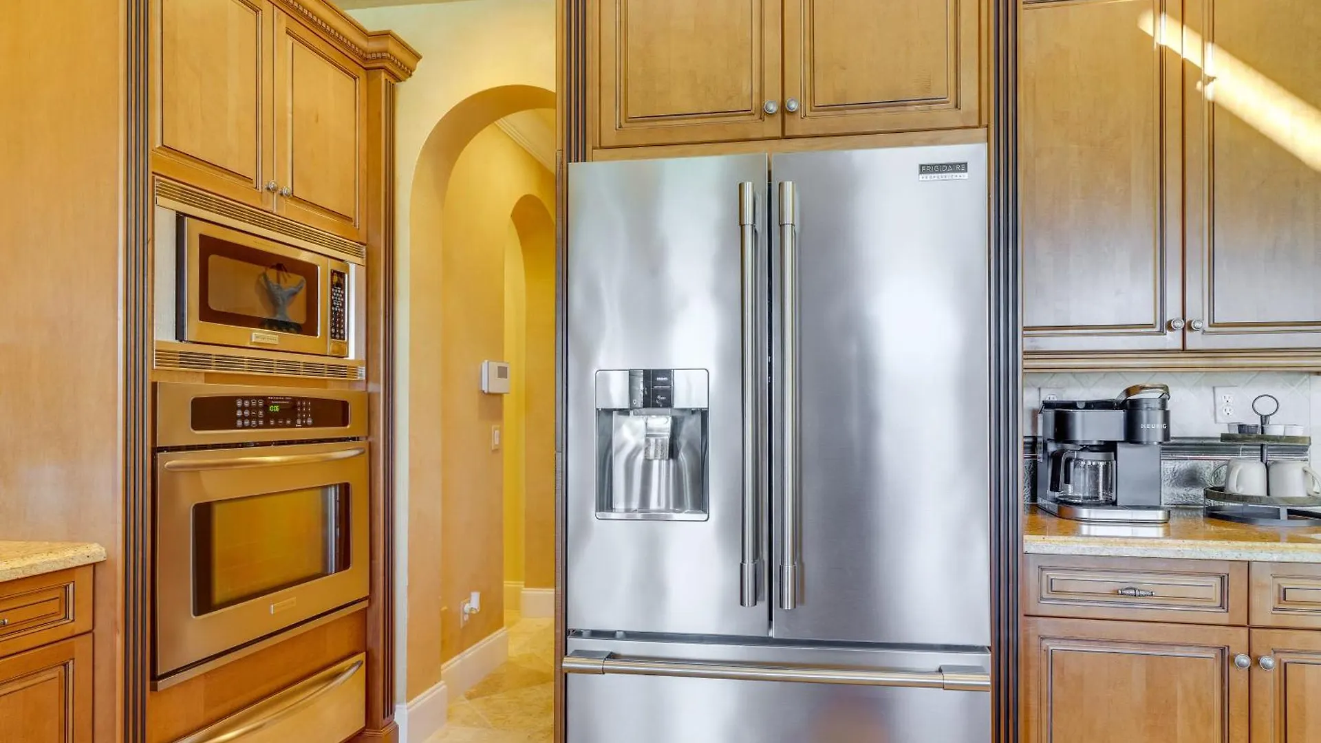 Upscale With Pool And Boat Dock Villa Cape Coral