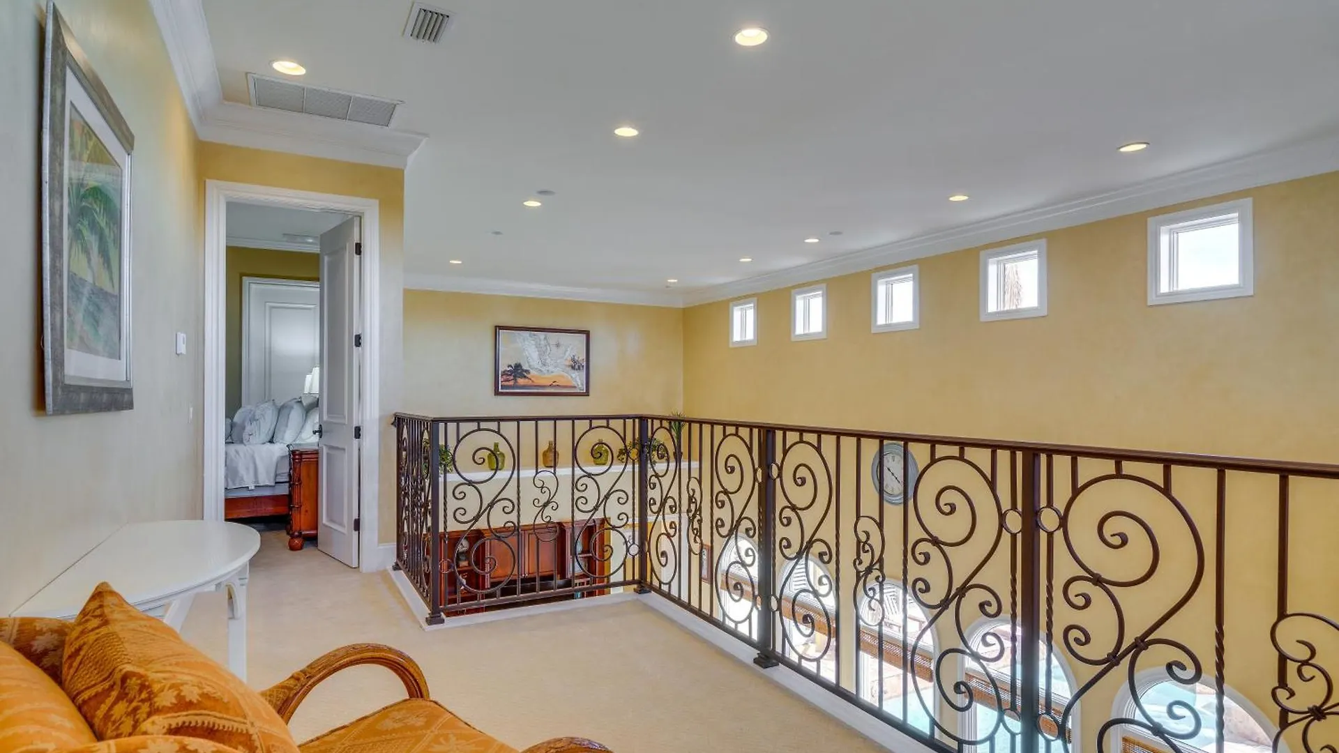 Upscale With Pool And Boat Dock Villa