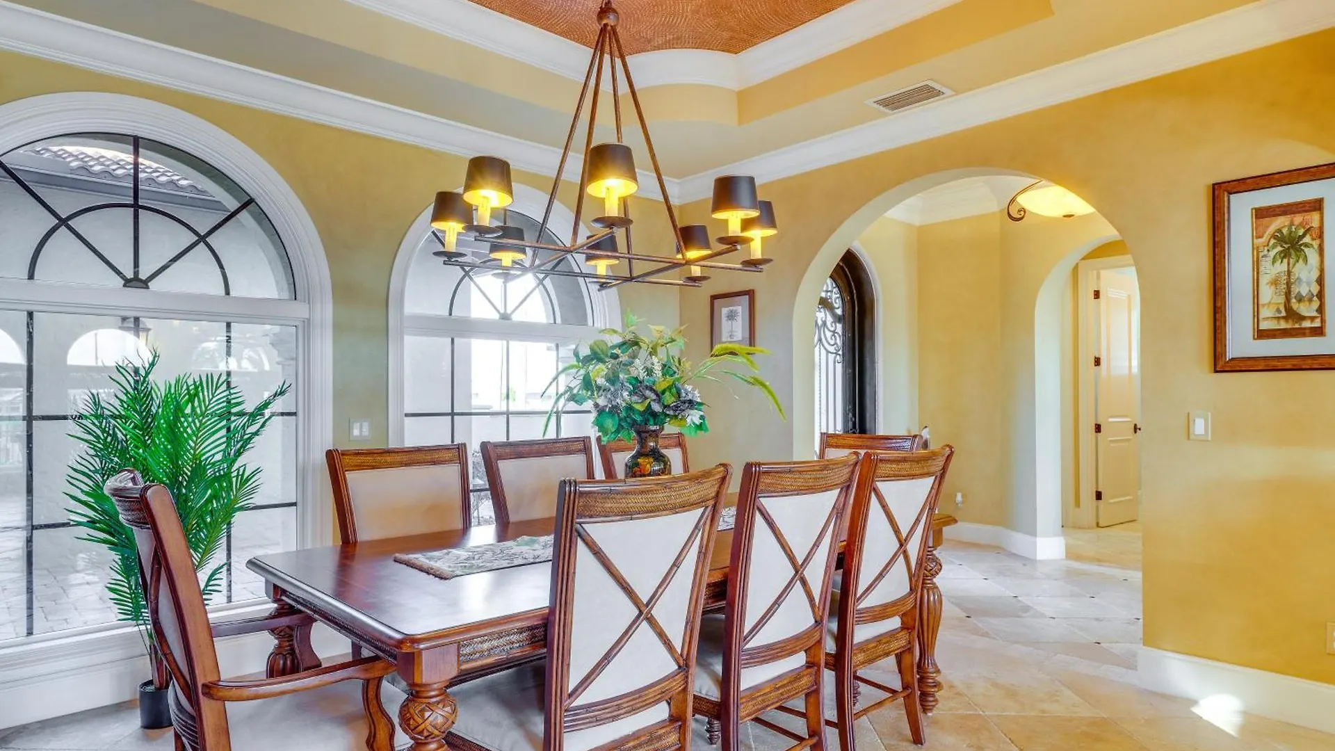 Villa Upscale With Pool And Boat Dock