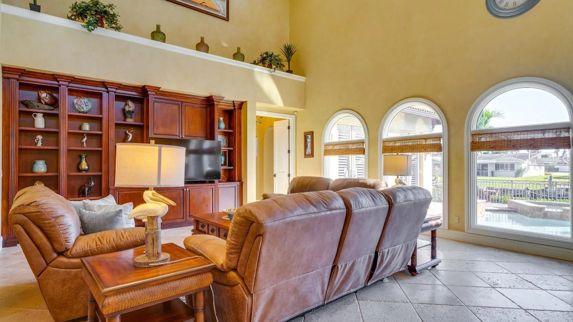 Upscale With Pool And Boat Dock Villa