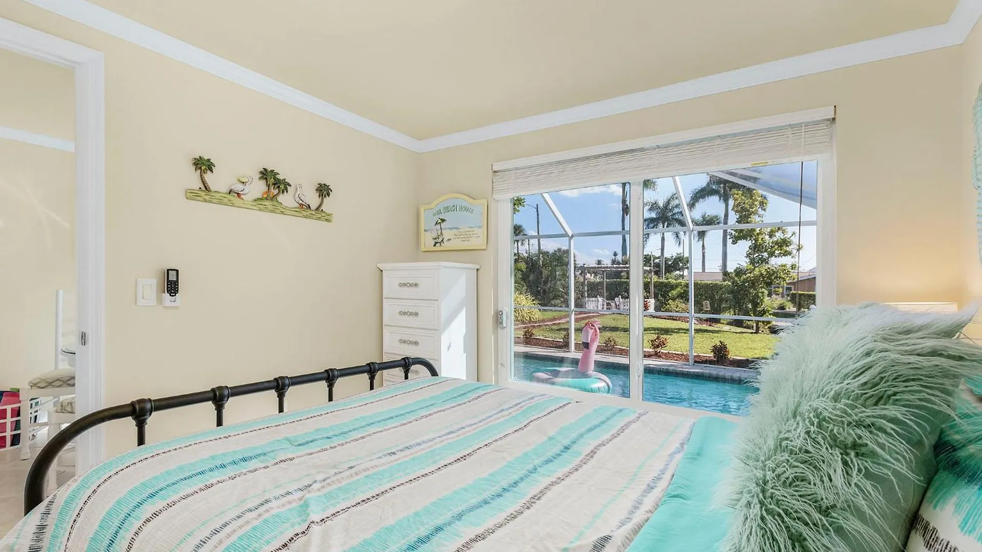 Holiday home Indigo Dreams Pool W/ Waterfront Boat Dock.