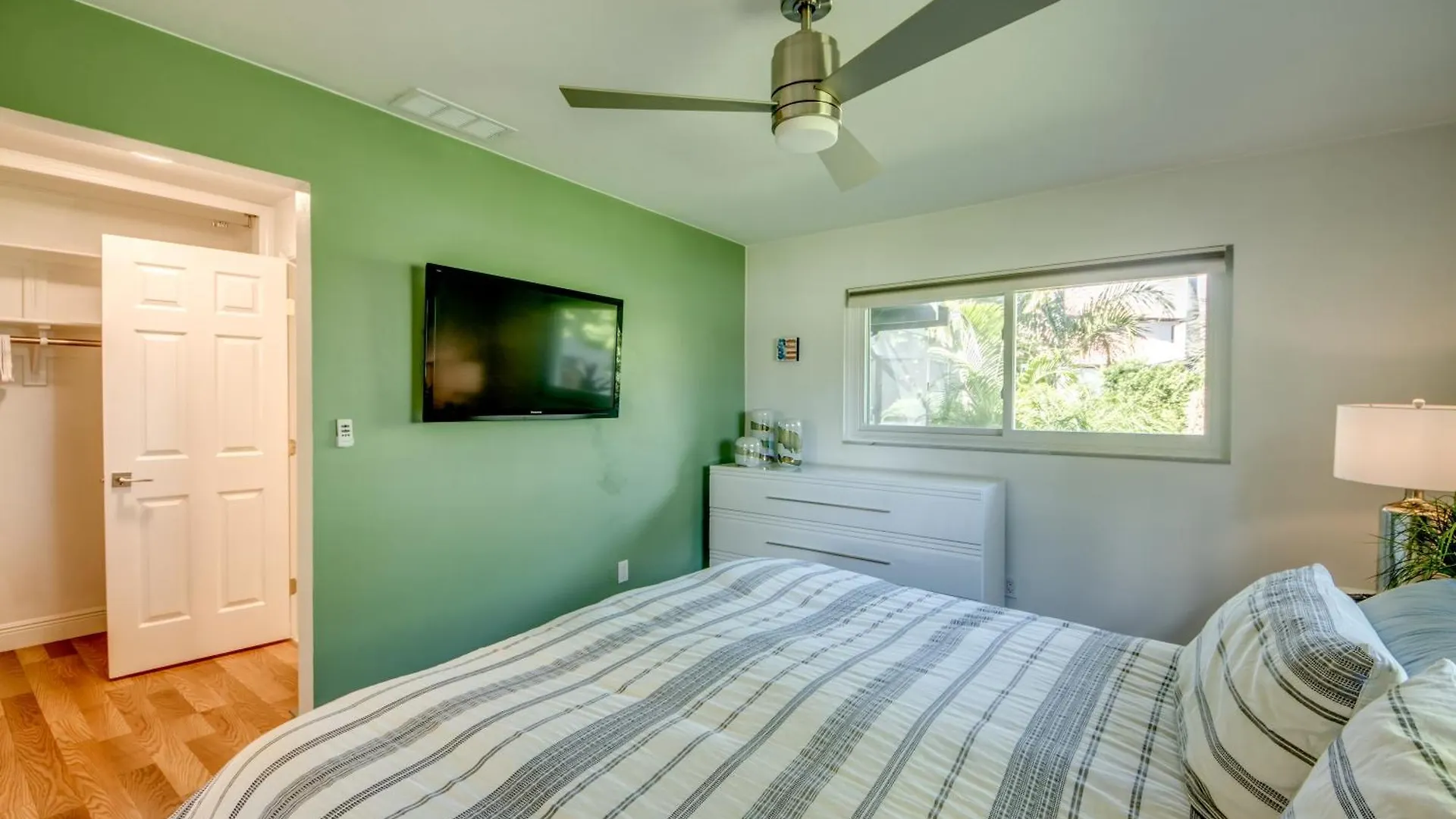 De Vil Cape Coral