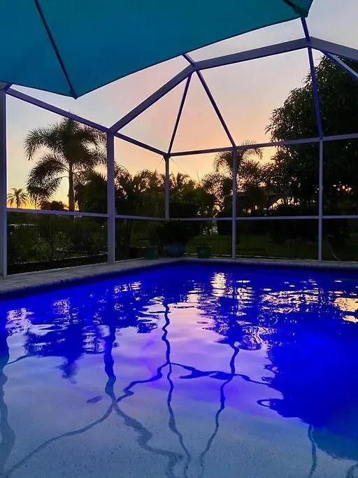 Holiday home Indigo Dreams Pool W/ Waterfront Boat Dock. Cape Coral