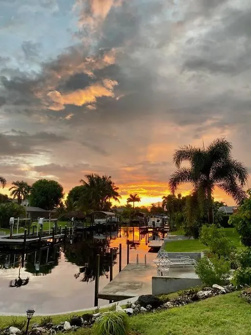 Indigo Dreams Pool W/ Waterfront Boat Dock. Cape Coral
