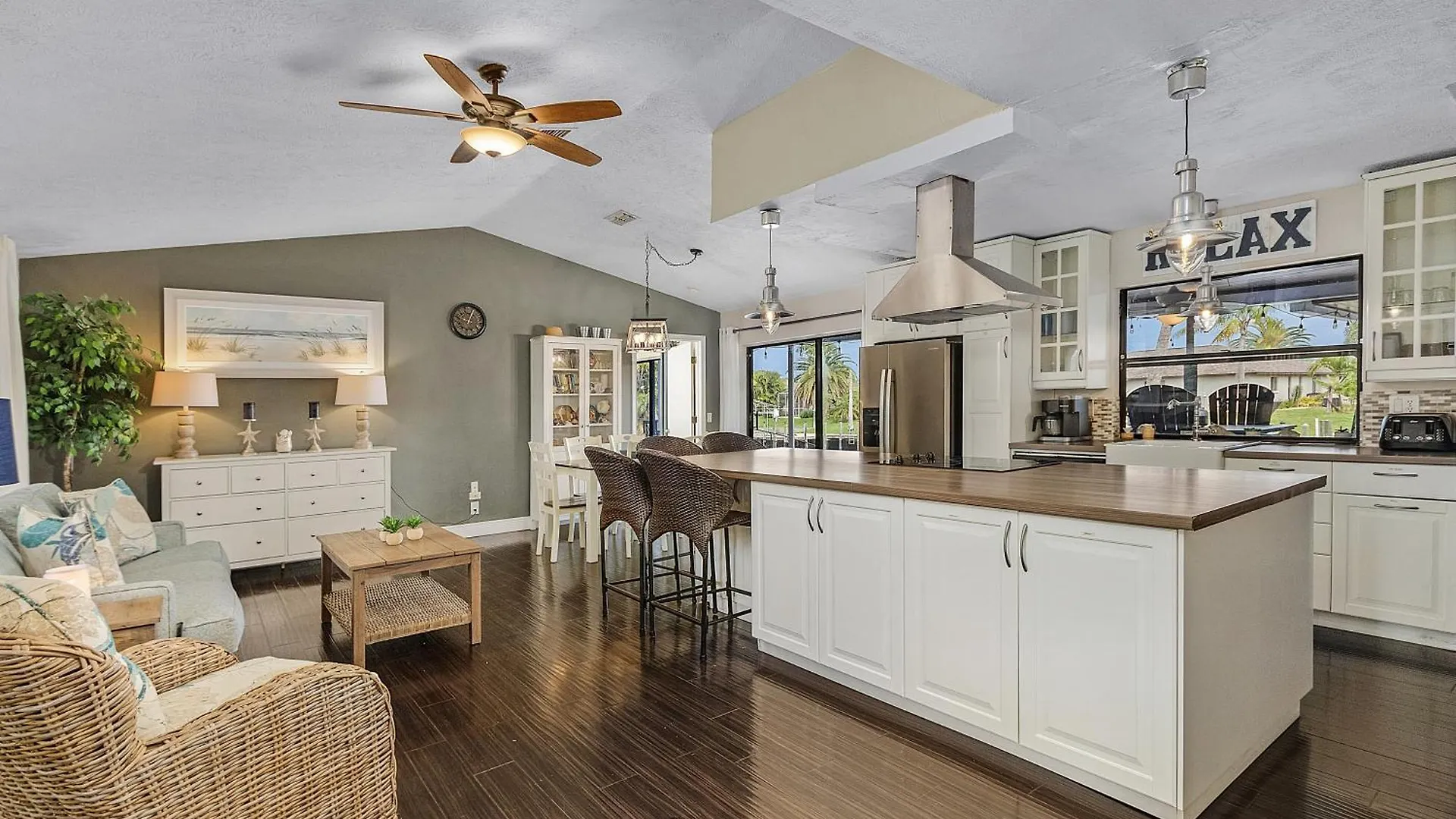 Holiday home Canal-front Oasis With Dock And Kayaks In Cape Coral! Cape Coral