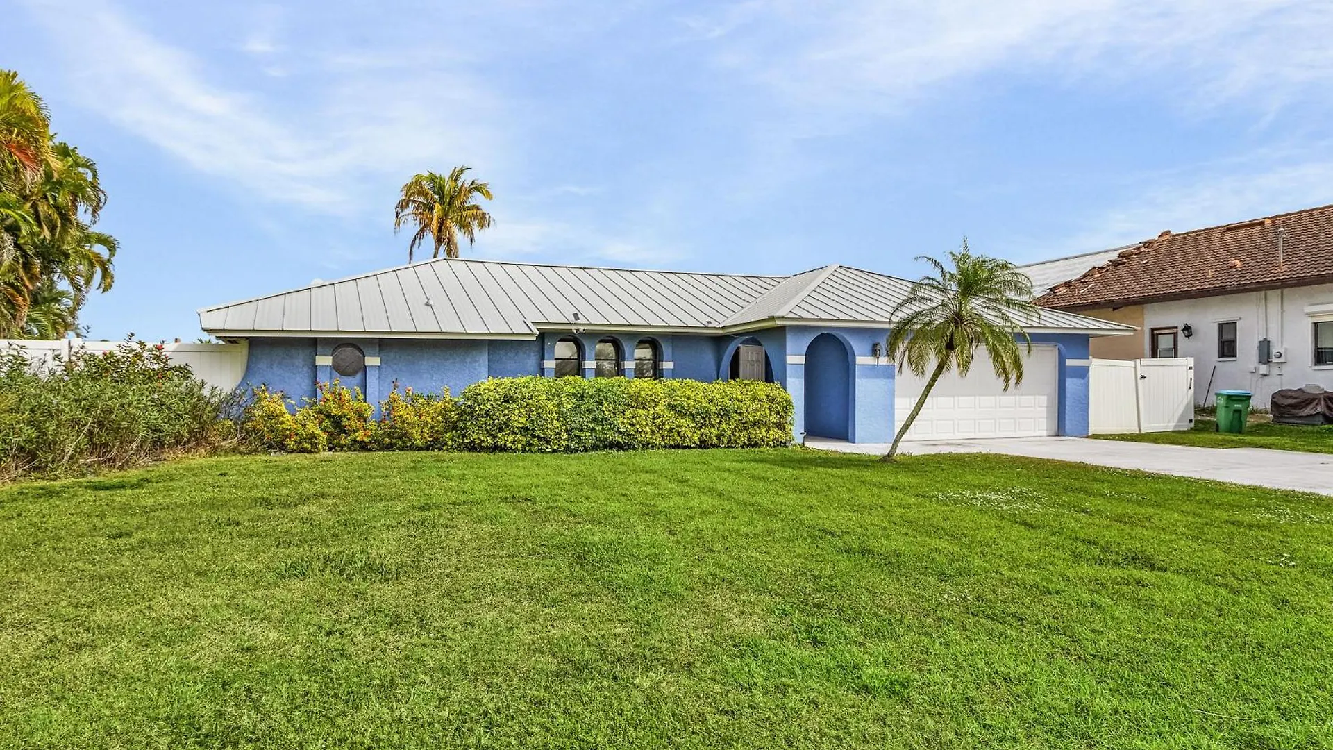 Canal-front Oasis With Dock And Kayaks In Cape Coral! Cape Coral