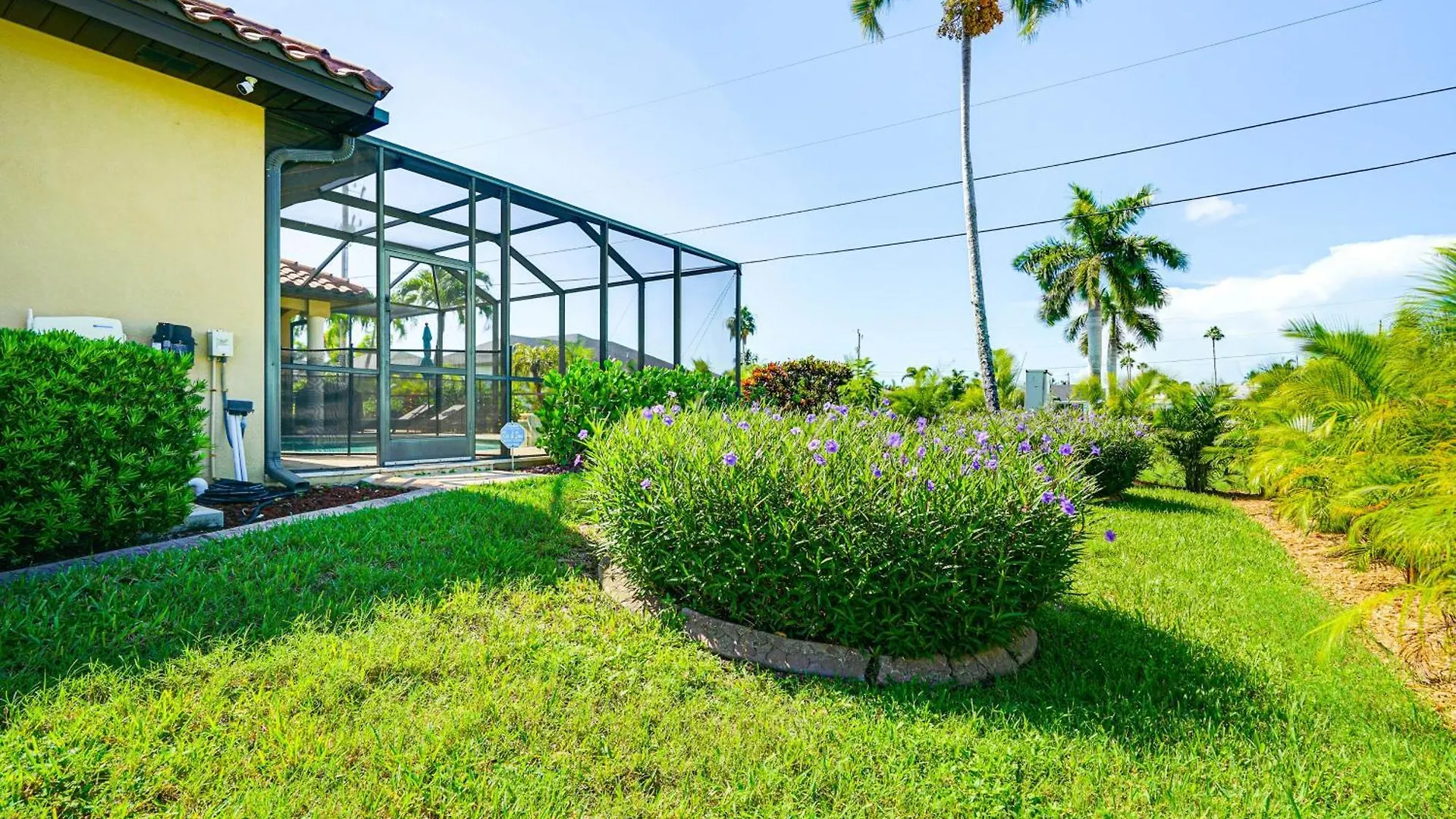 With Private Pool 5 Mi To Beaches! * Cape Coral