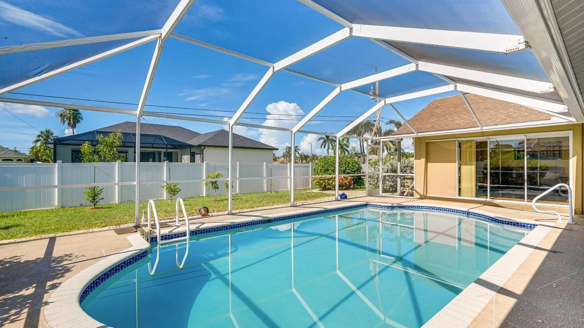 Sunny With Pool 3 Mi To The Beach! Holiday home Cape Coral