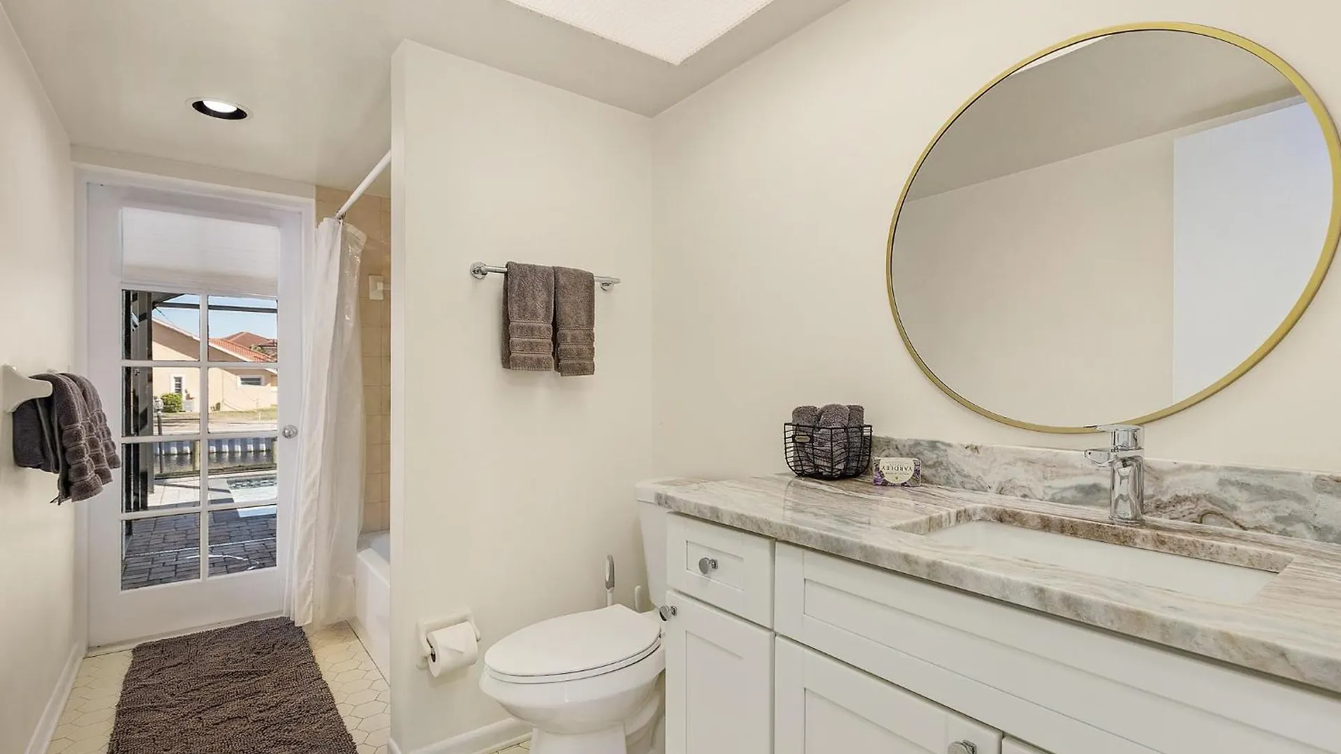 Mid Century Vibe Pool Direct Gulf Access * Cape Coral