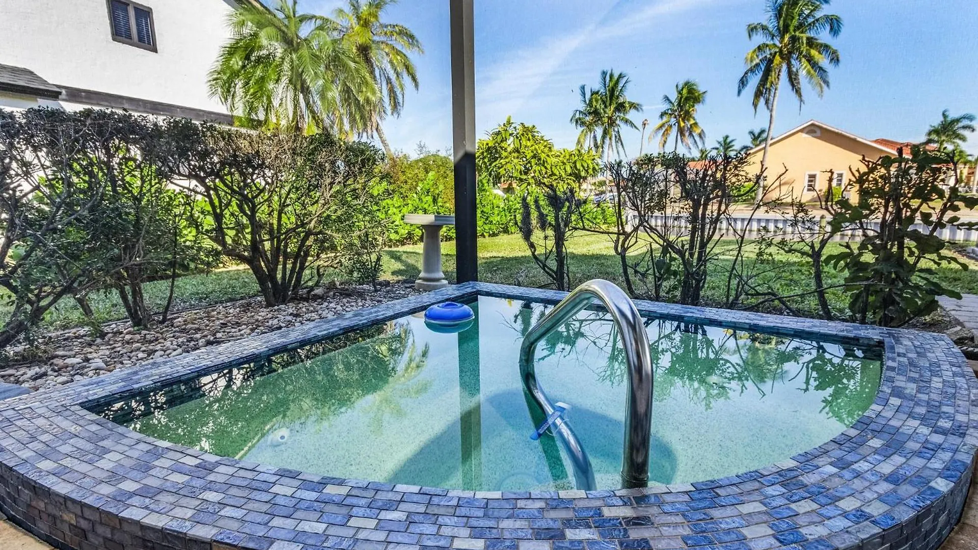 Mid Century Vibe Pool Direct Gulf Access Cape Coral