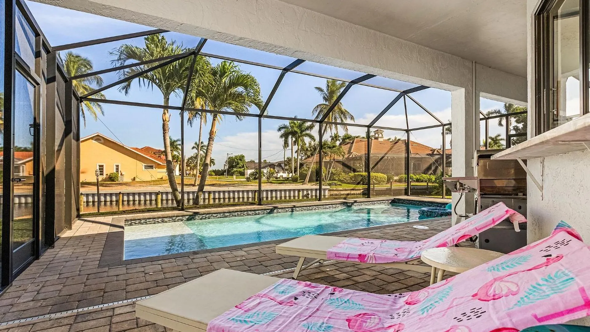 Mid Century Vibe Pool Direct Gulf Access Holiday home