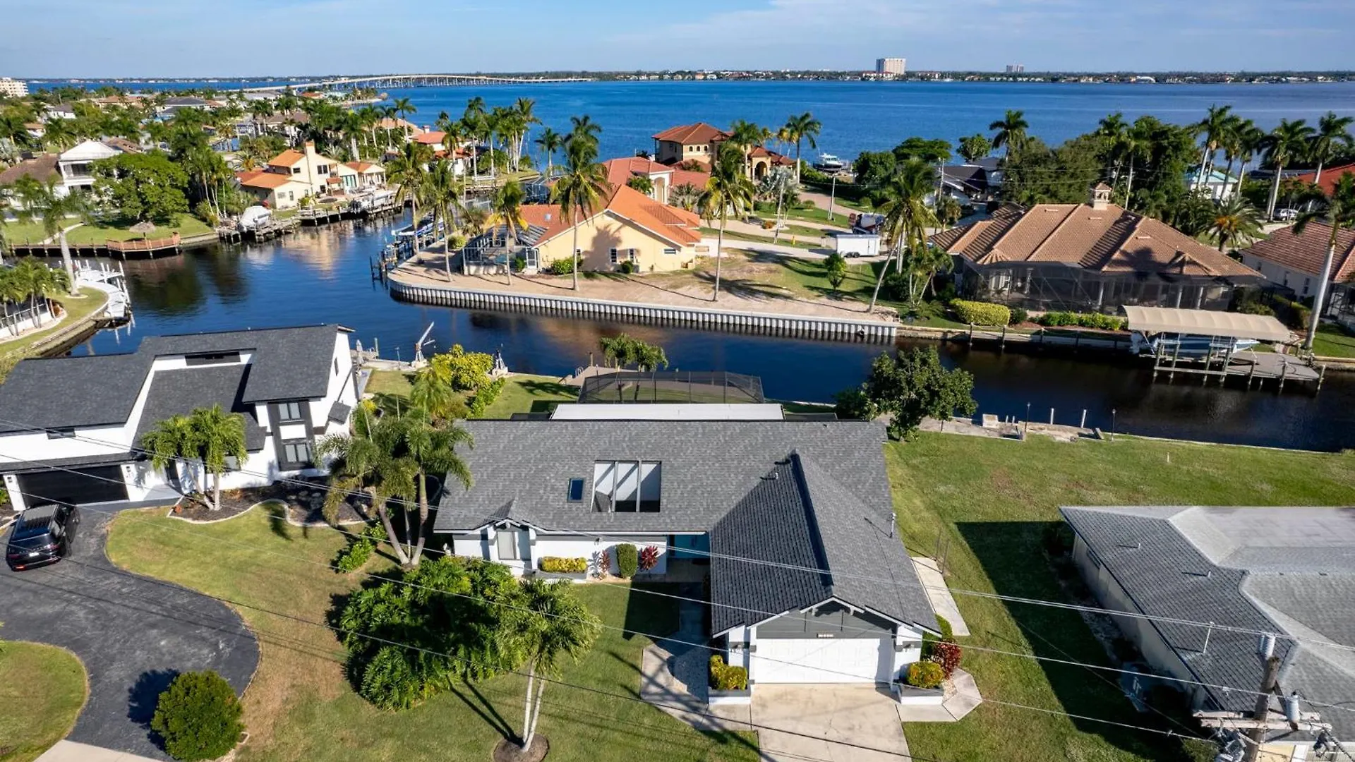 Mid Century Vibe Pool Direct Gulf Access Cape Coral