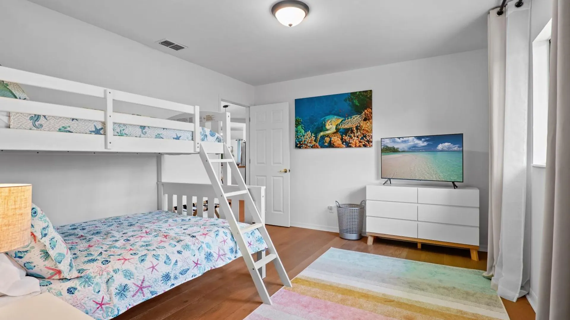 Pelican Paradise! Waterfront, Bbq, Heated Pool, King Bed, Luxury, Family Fun & Cape Coral