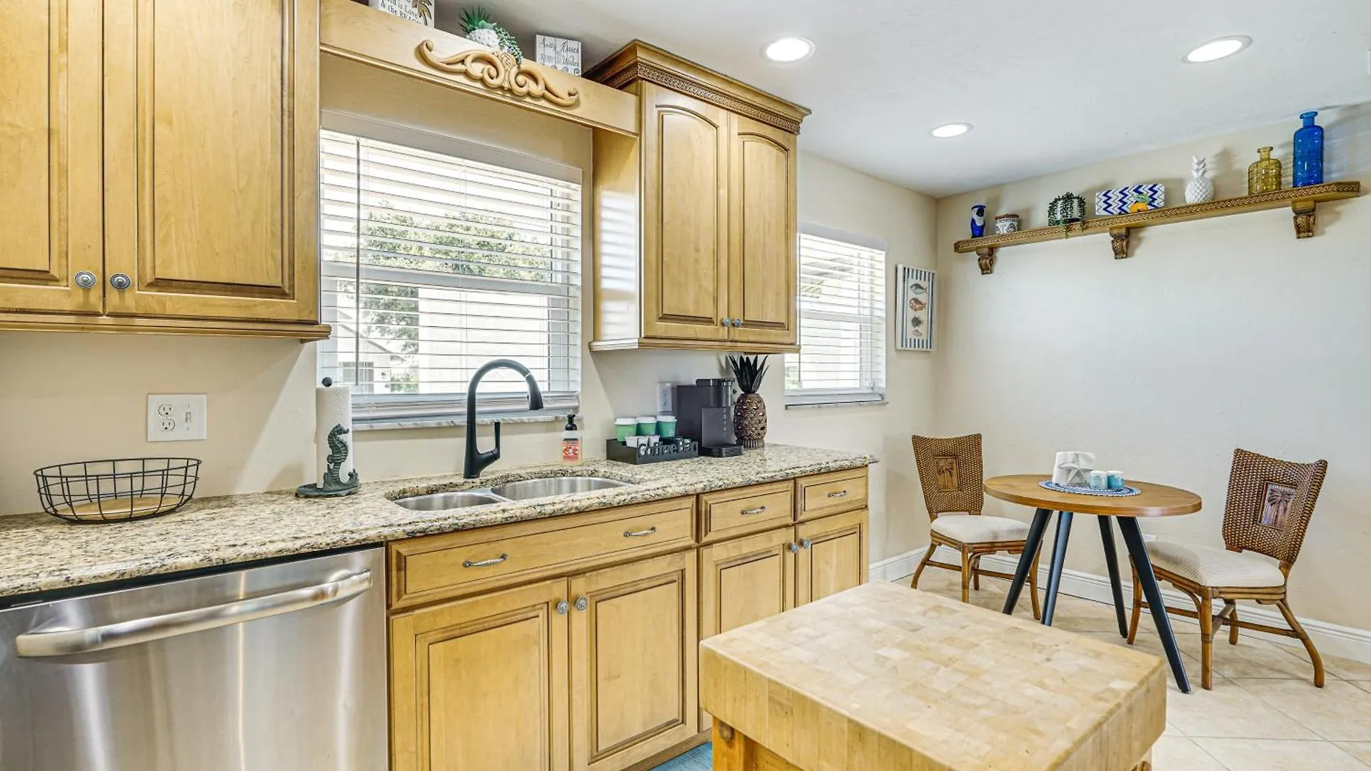 Oasis With Lanai, 5 Mi To Beach! *