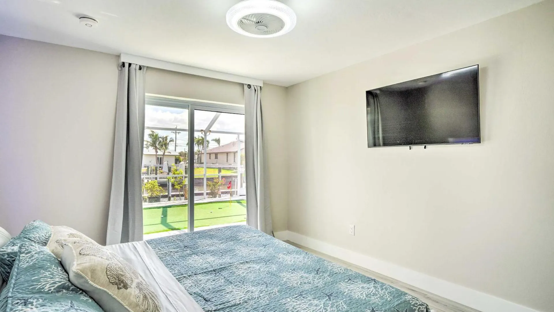 Canal-front Oasis With Pool And Dock! * Cape Coral