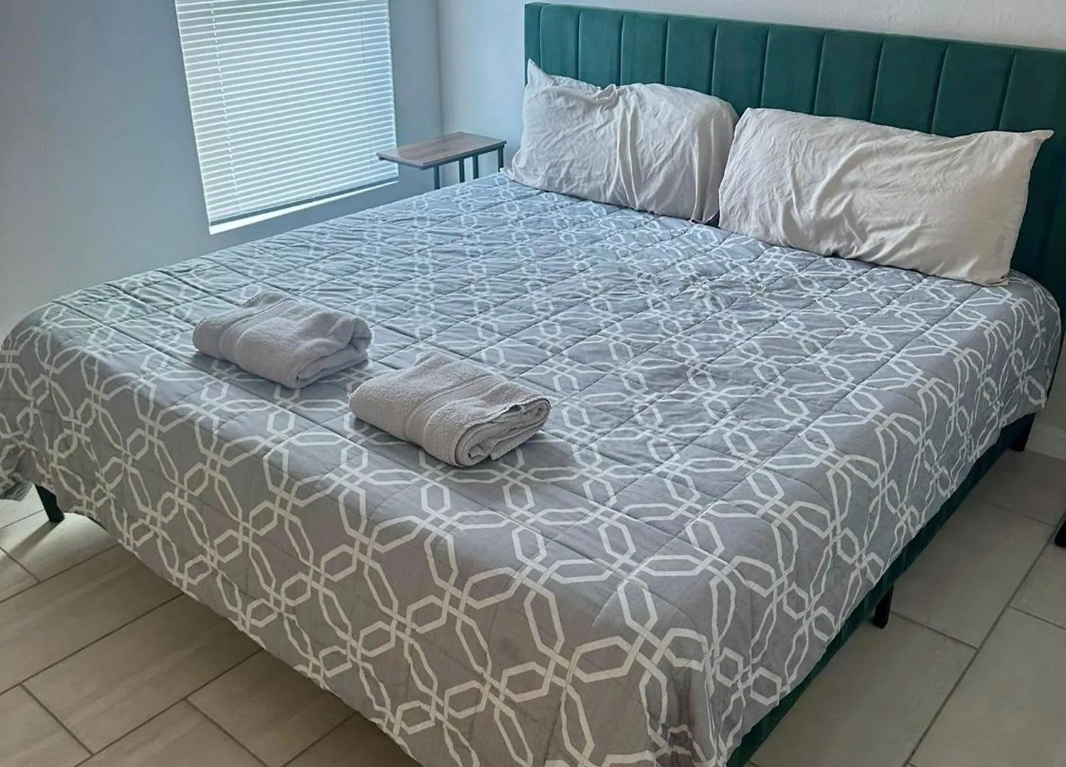 New 3 Bed 2 Bath & Full Kitchen Holiday home *