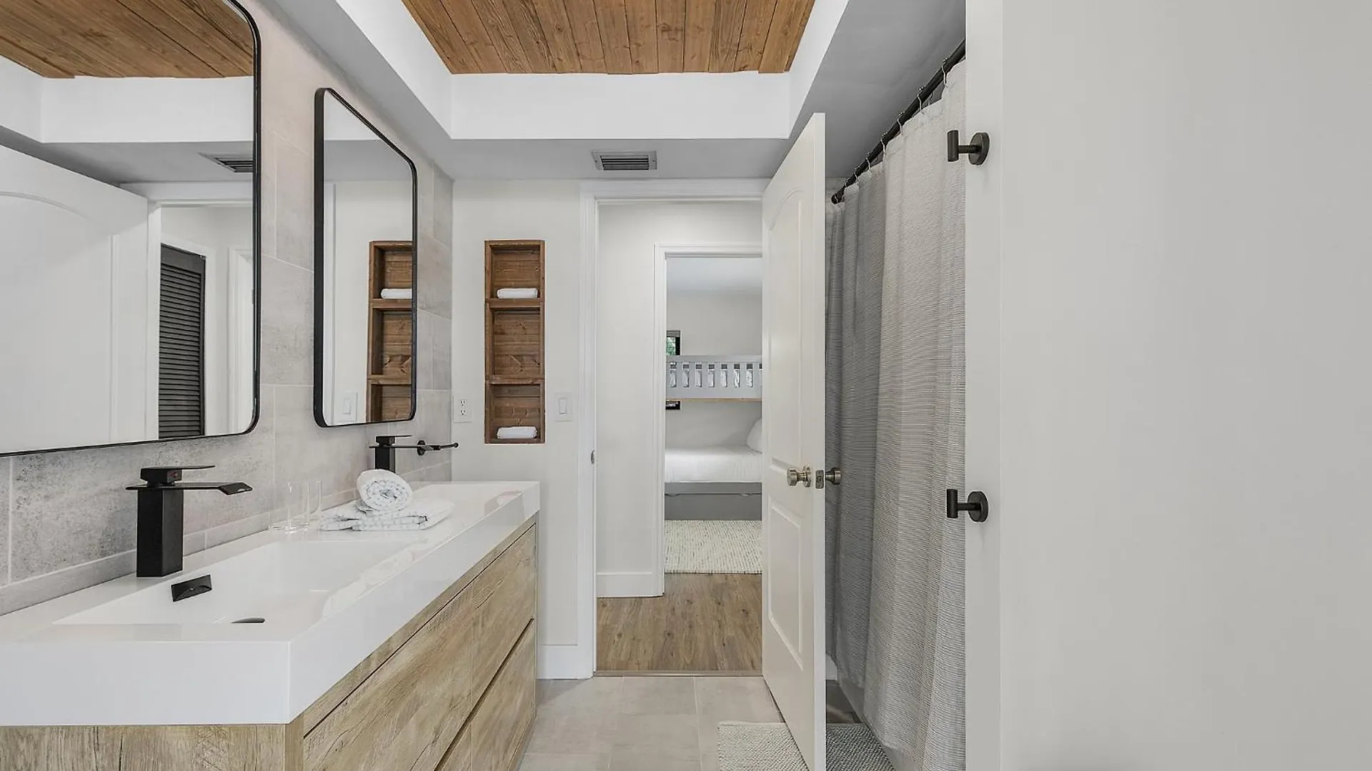 Gulf Access, Heated Pool, Bicycles - Ruby's Coastal Getaway Cape Coral