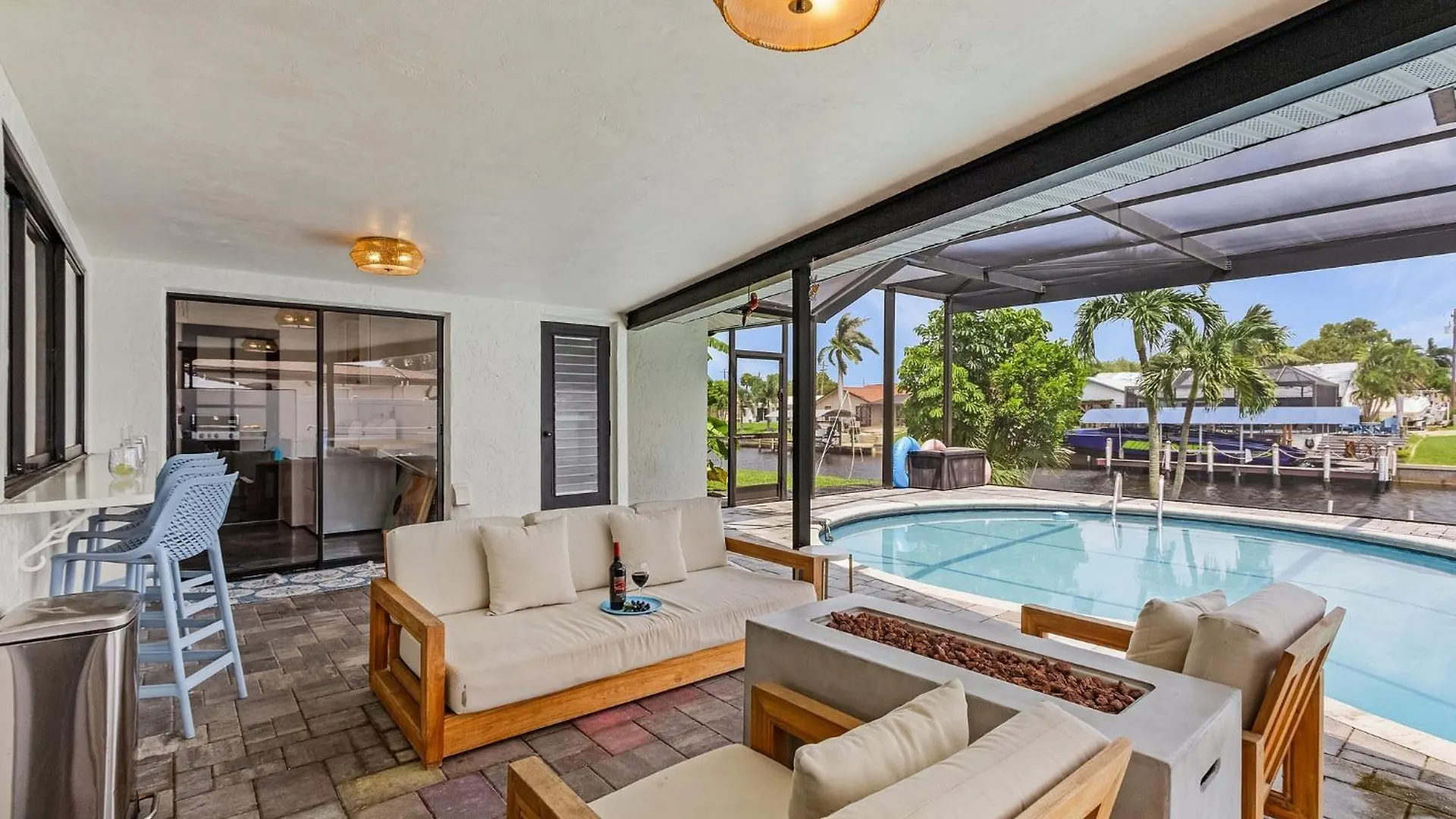 Gulf Access, Heated Pool, Bicycles - Ruby's Coastal Getaway Holiday home Cape Coral