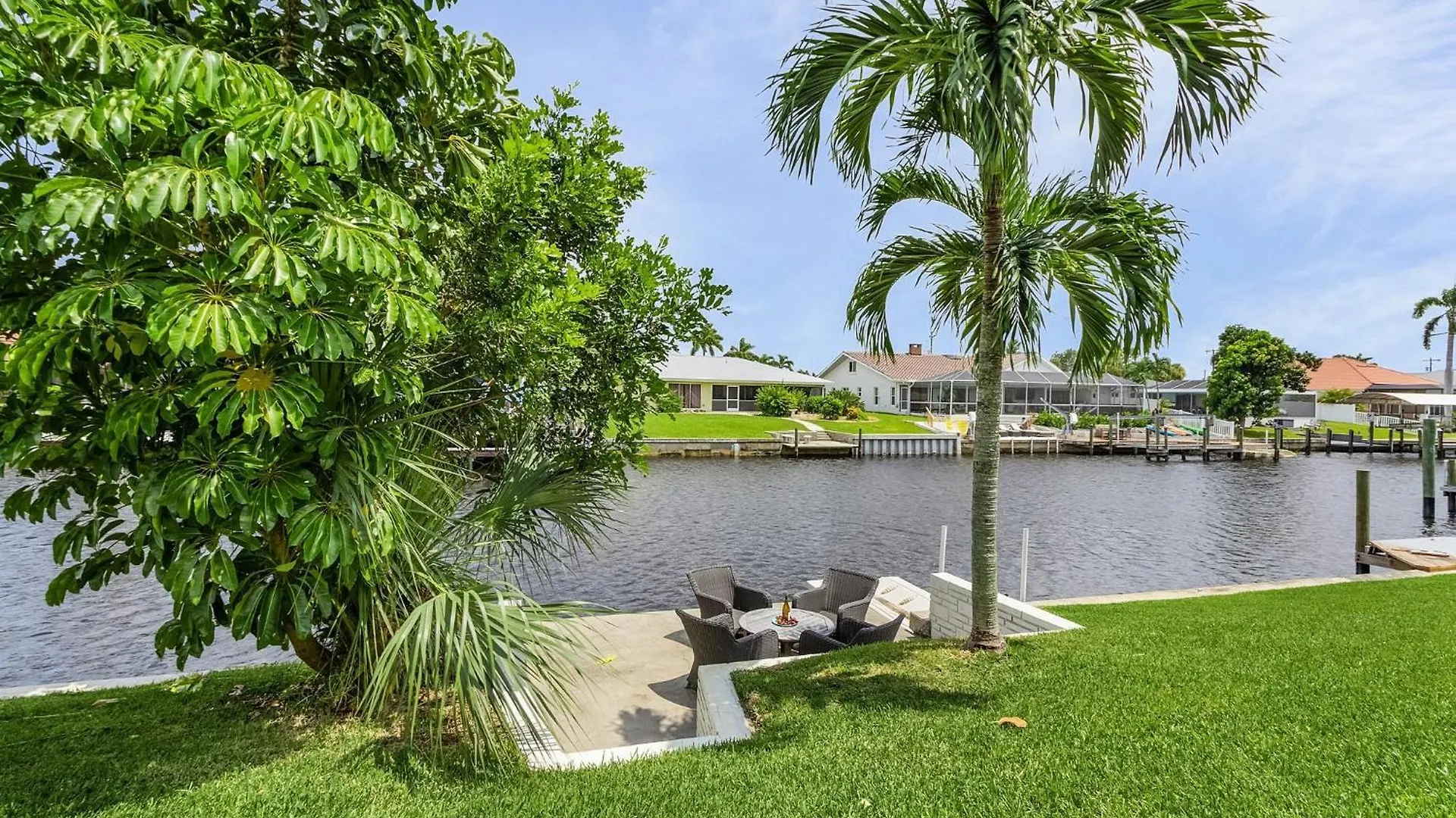 Gulf Access, Heated Pool, Bicycles - Ruby's Coastal Getaway Holiday home Cape Coral