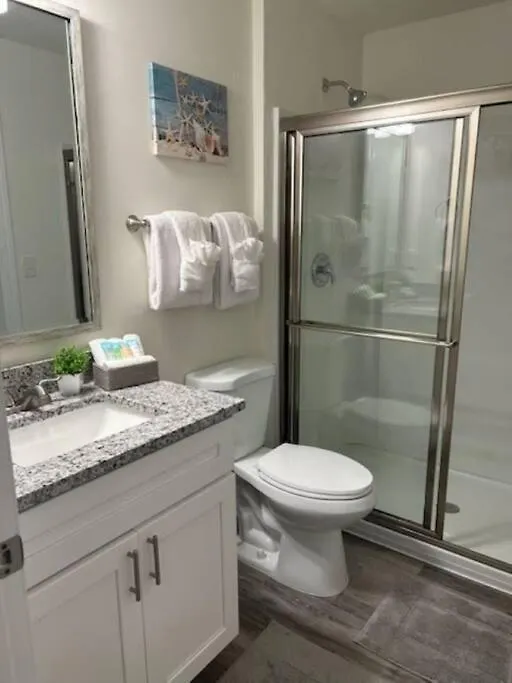 New Build With Heated Pool! Perfect For 2 Families! *