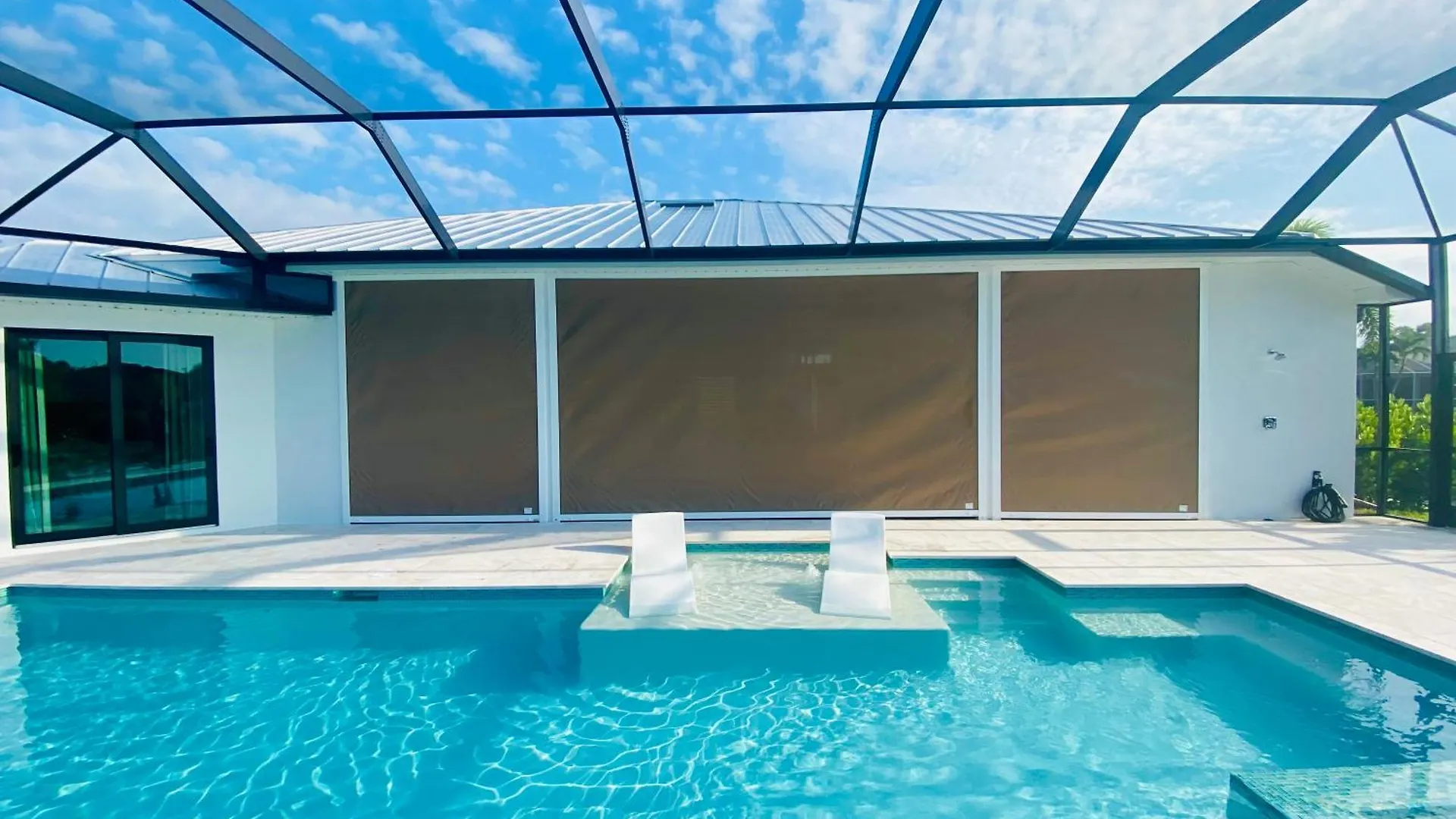 Brandnew Villa-puresun At Canal Intersection, Heated Saltwater Pool And Spa, Facing South * Cape Coral