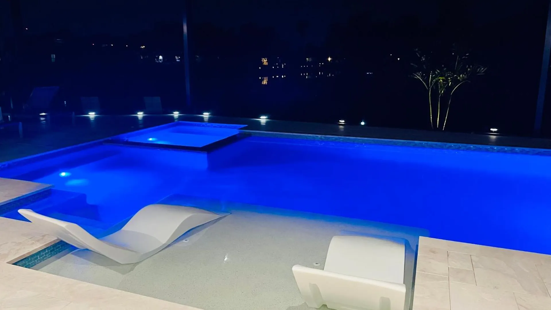 Brandnew Villa-puresun At Canal Intersection, Heated Saltwater Pool And Spa, Facing South * Cape Coral