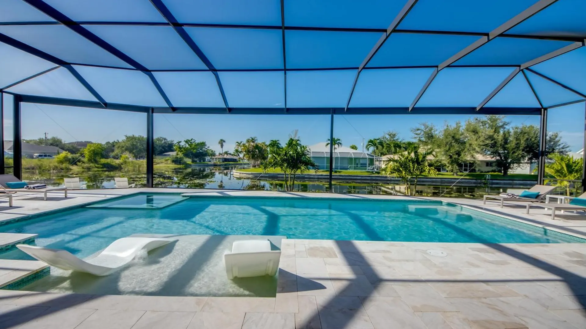 Brandnew Villa-puresun At Canal Intersection, Heated Saltwater Pool And Spa, Facing South Cape Coral