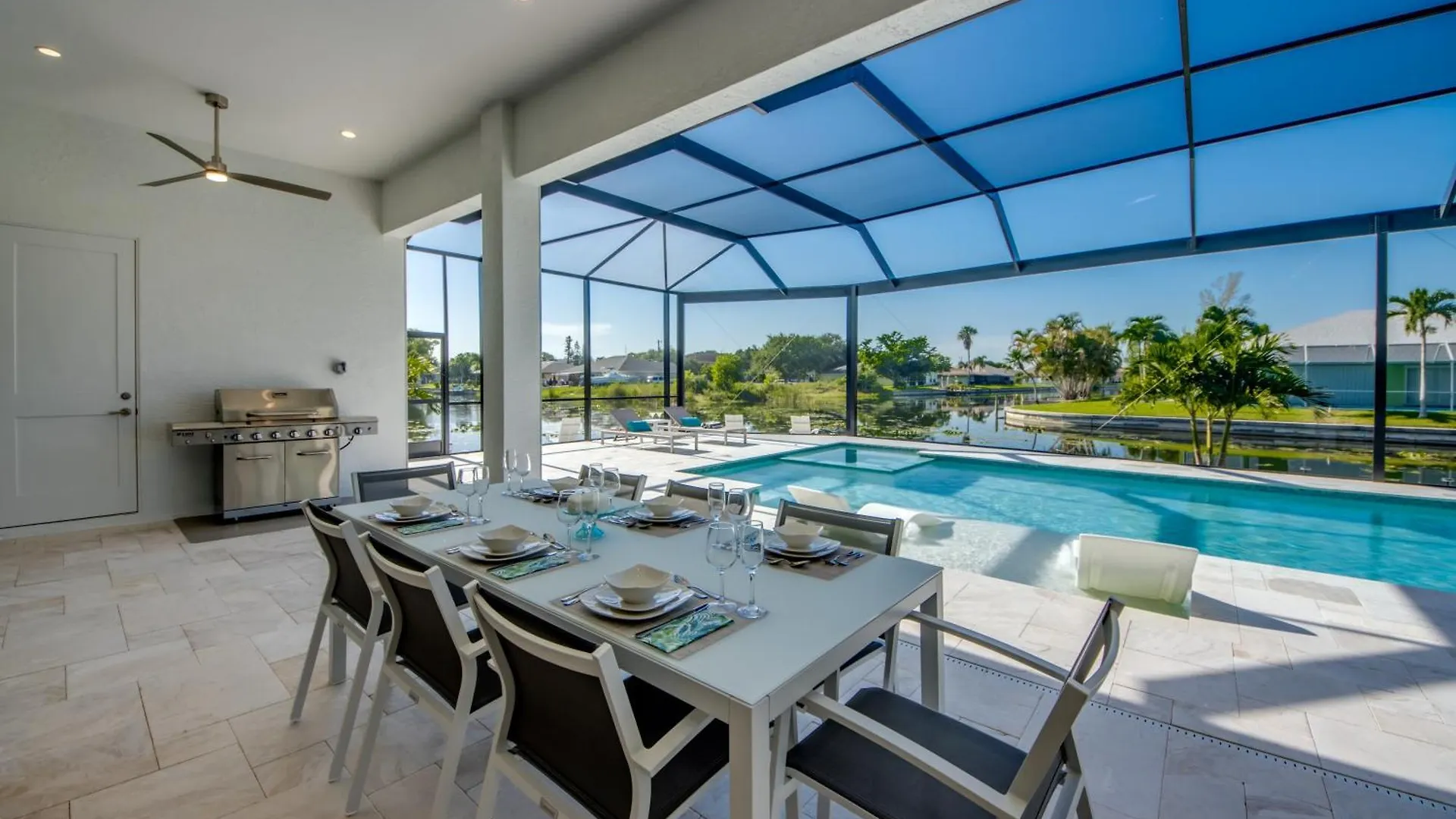 Brandnew Villa-puresun At Canal Intersection, Heated Saltwater Pool And Spa, Facing South