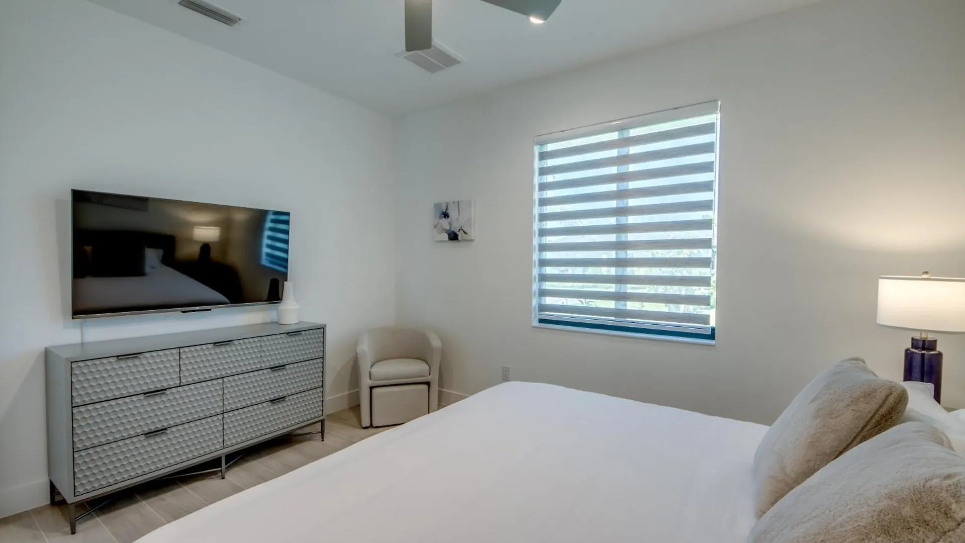 Brandnew Villa-puresun At Canal Intersection, Heated Saltwater Pool And Spa, Facing South *