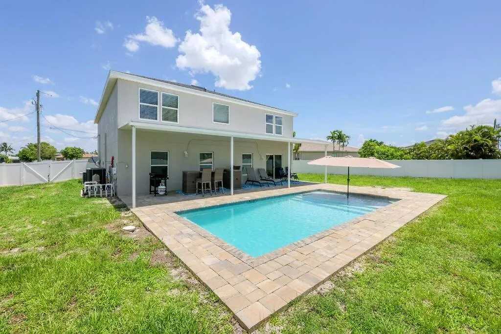 3400sqft! - Lovely Kitchen - Heated Pool