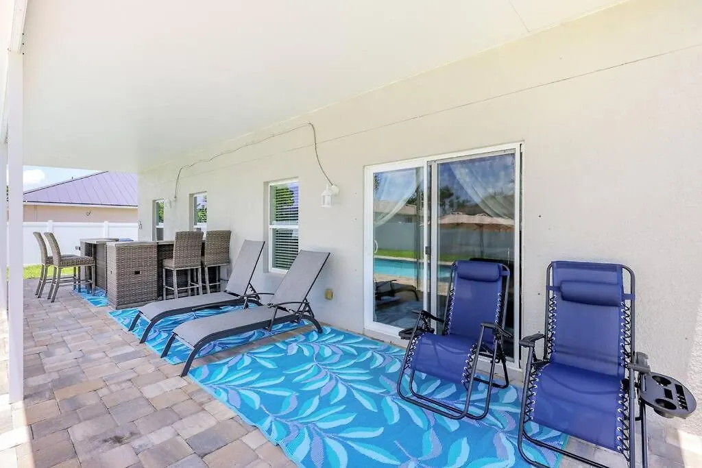 Holiday home 3400sqft! - Lovely Kitchen - Heated Pool *