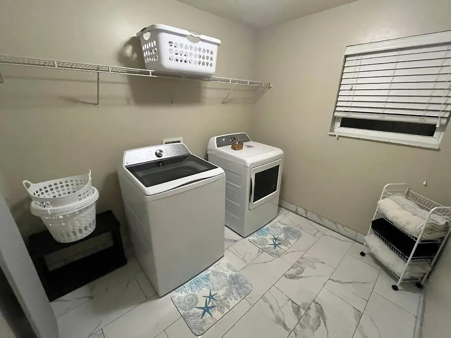 3400sqft! - Lovely Kitchen - Heated Pool Holiday home Cape Coral