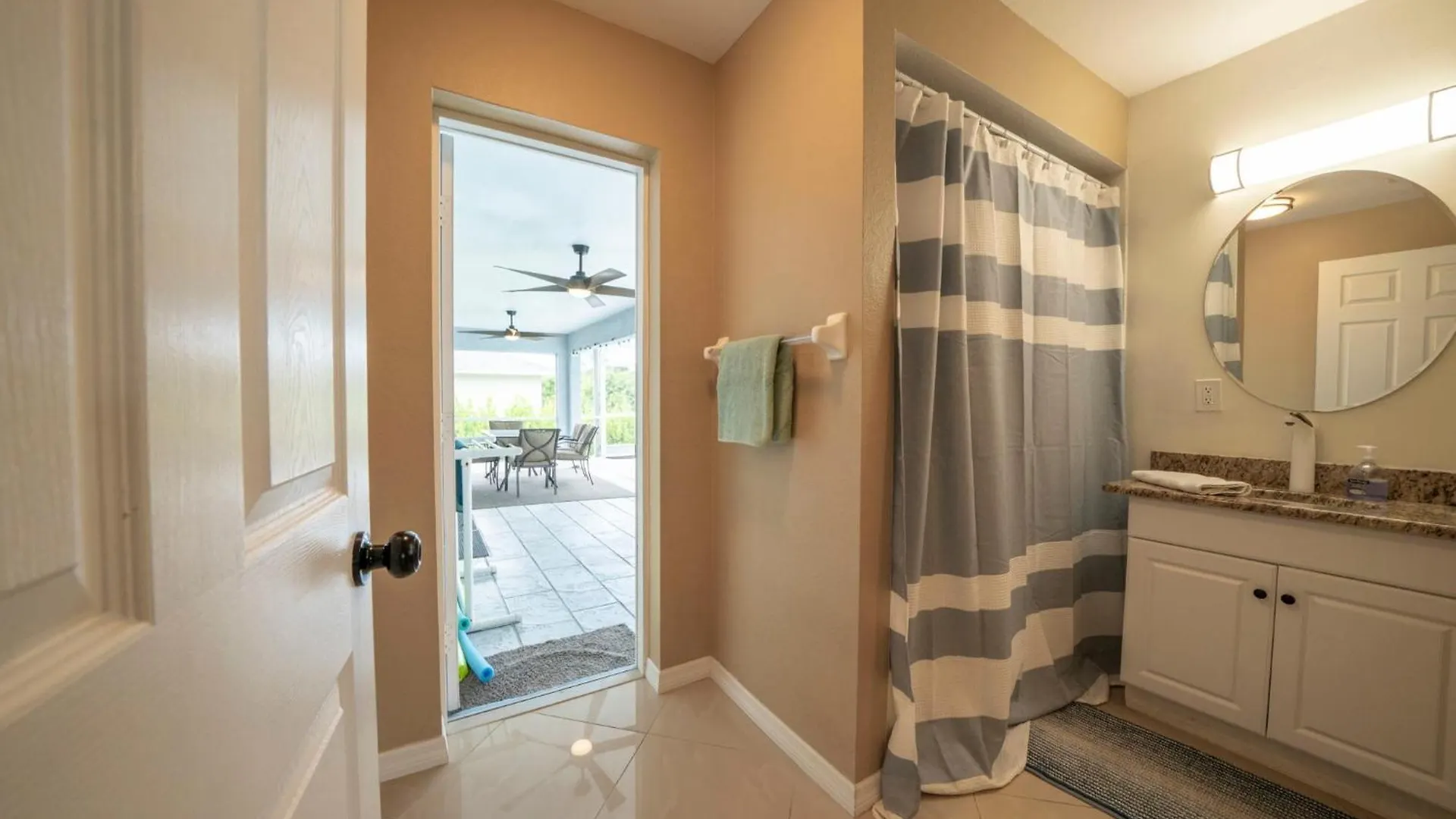 Spacious Santa Barbara With Private Pool Holiday home Cape Coral
