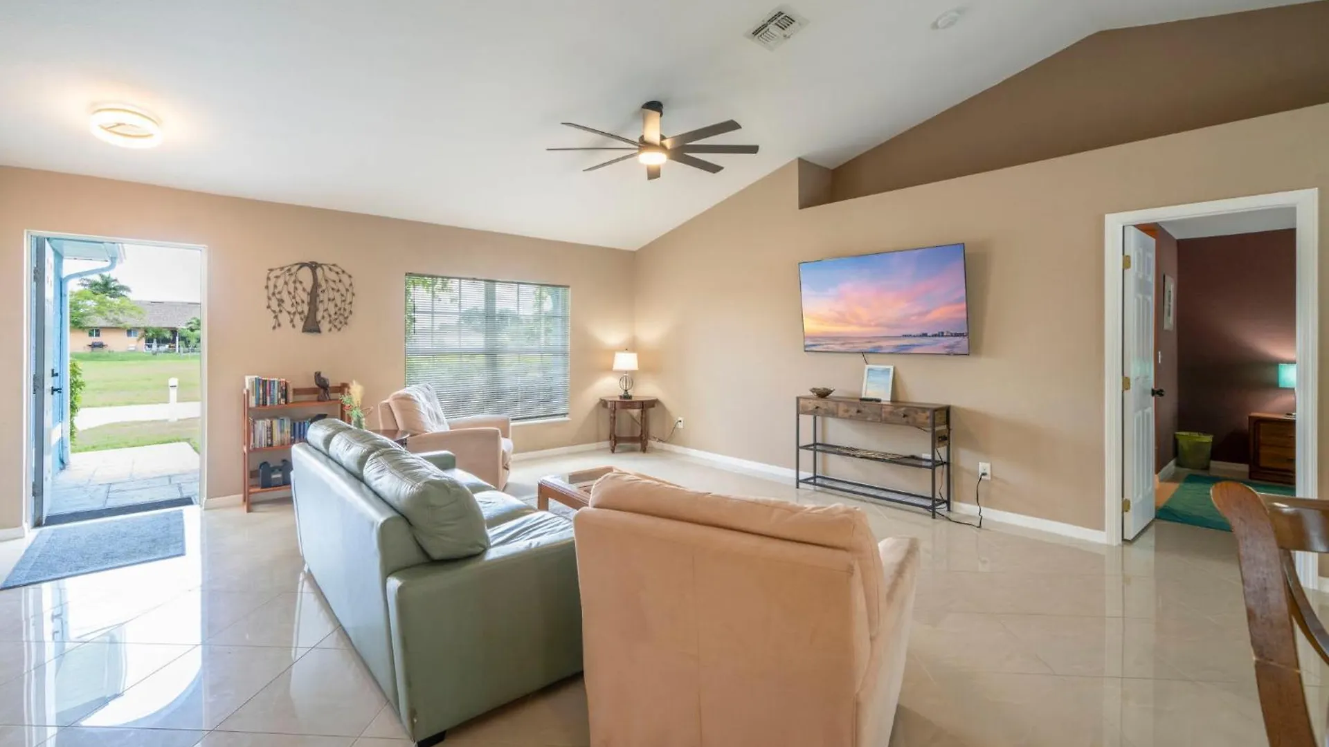 Spacious Santa Barbara With Private Pool * Cape Coral