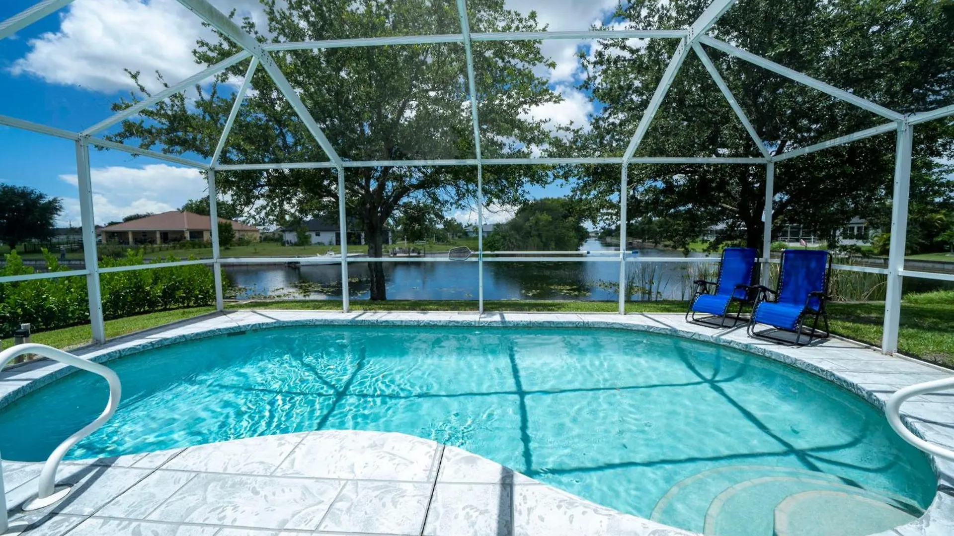 Spacious Santa Barbara With Private Pool * Cape Coral