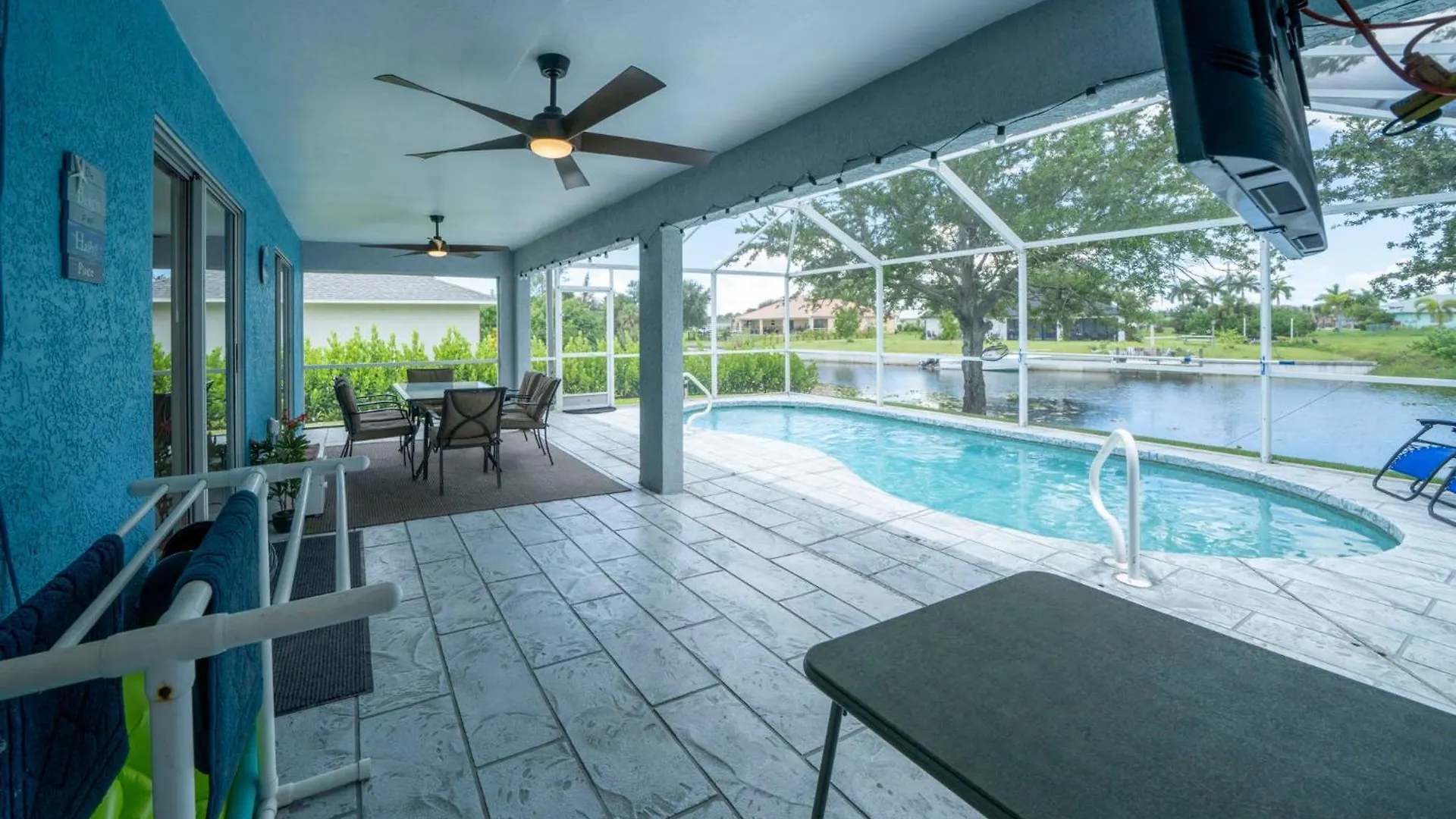 Spacious Santa Barbara With Private Pool Holiday home Cape Coral