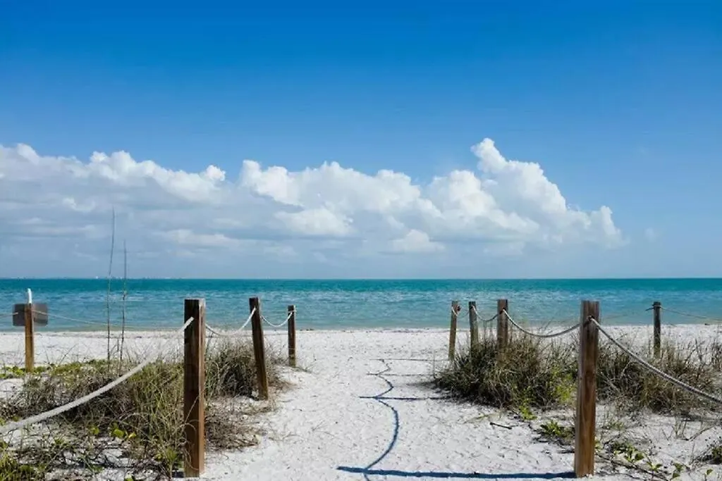 Brand New With Heated Pool Ideal For 2 Families Holiday home Cape Coral