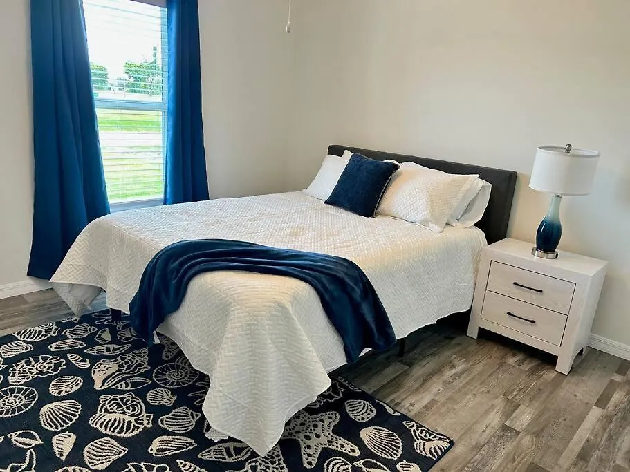 Brand New With Heated Pool Ideal For 2 Families Holiday home