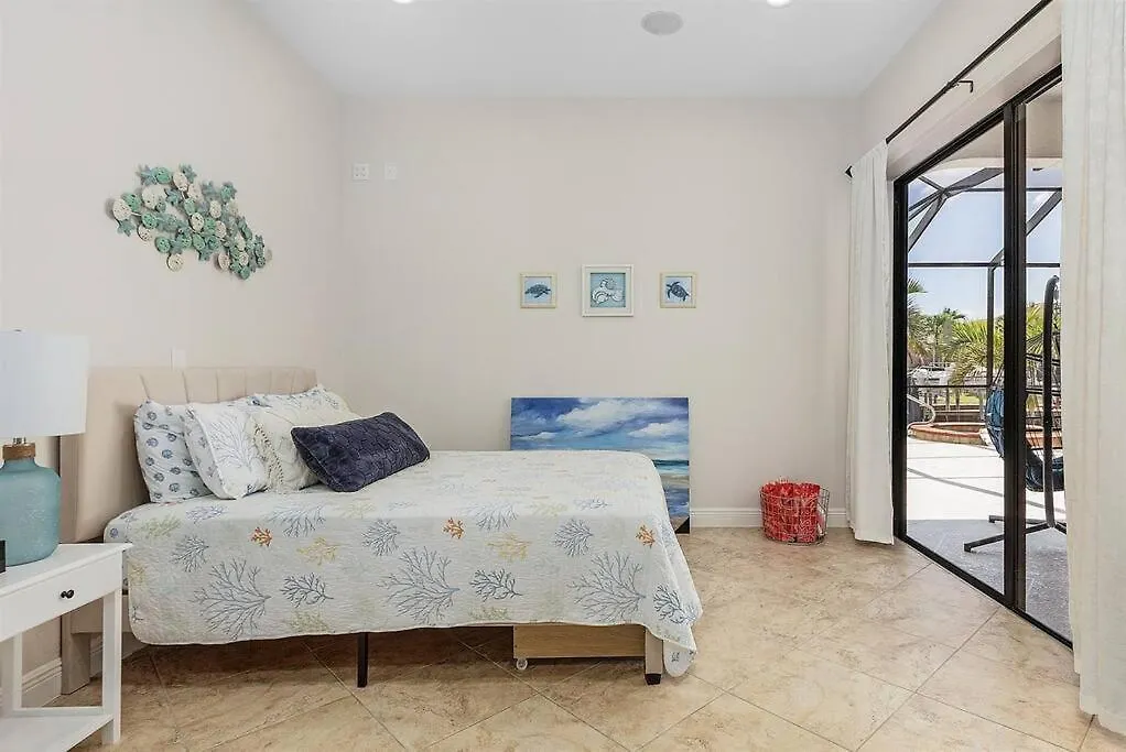 Good Life Family Retreat Gulf Access Pool And Cape Coral